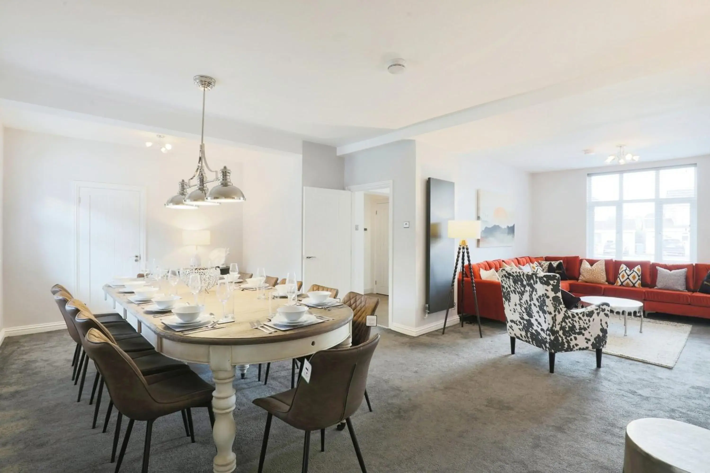 Large Luxury Home in Solihull - Sleeps 14 near NEC & BHX Large Luxury Home in Solihull - Sleeps 14 near NEC & BHX
