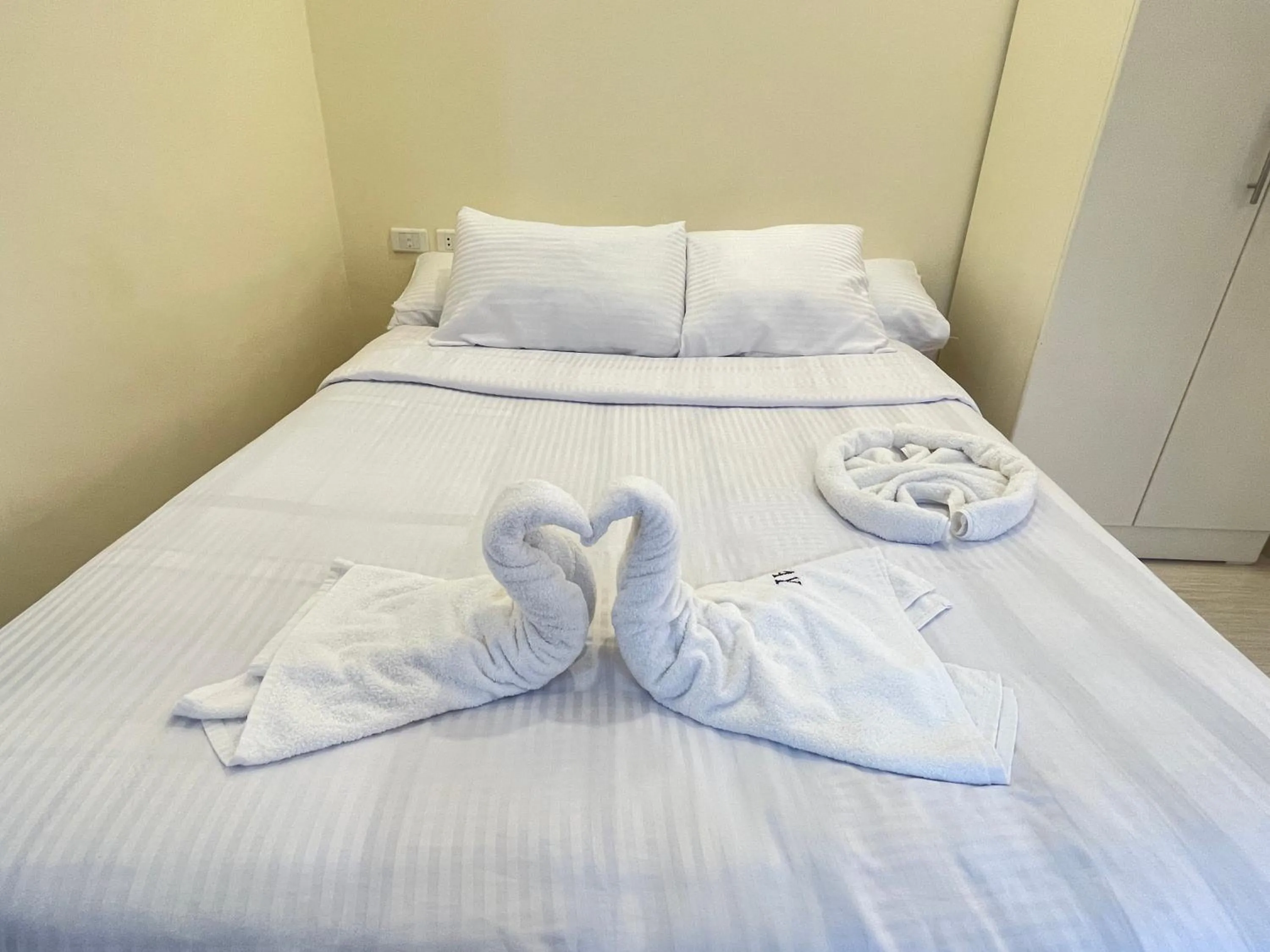 Bed in Florenza Khamsin Resort