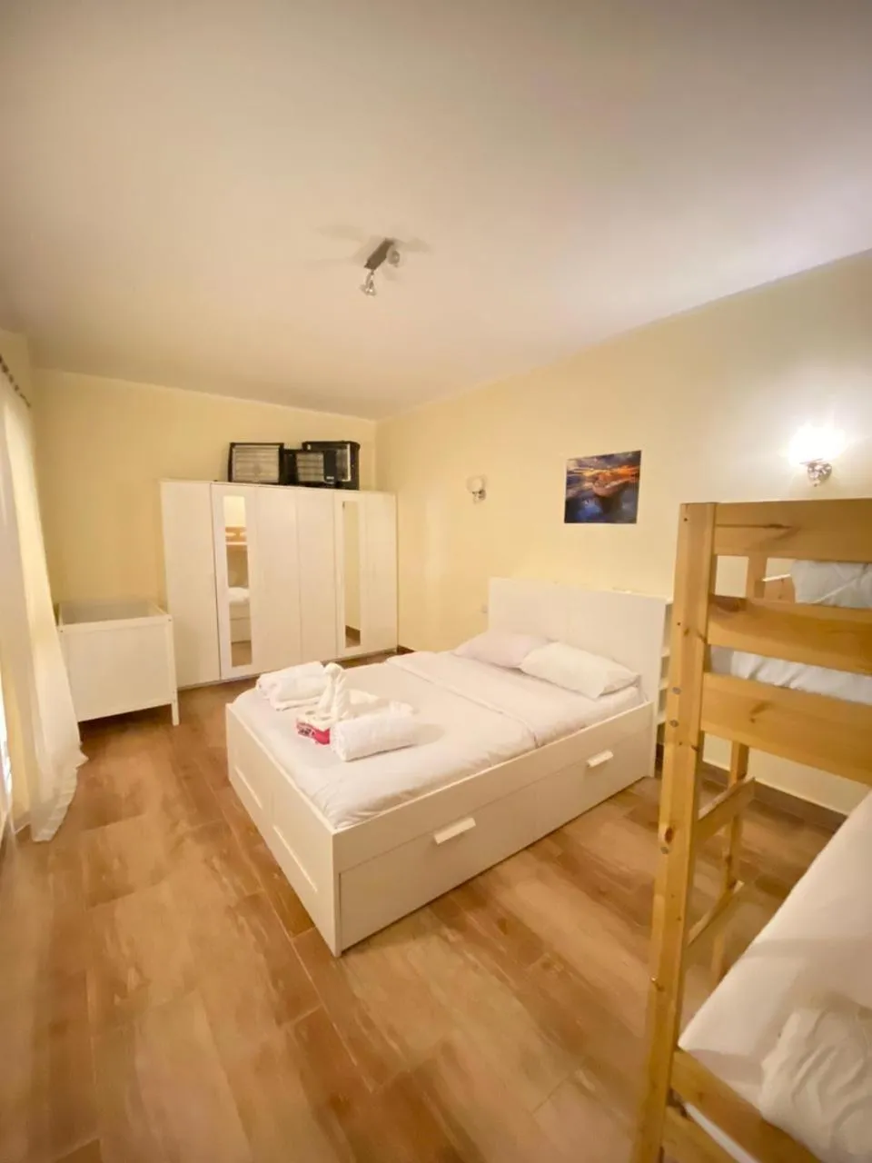 Bed in Florenza Khamsin Resort