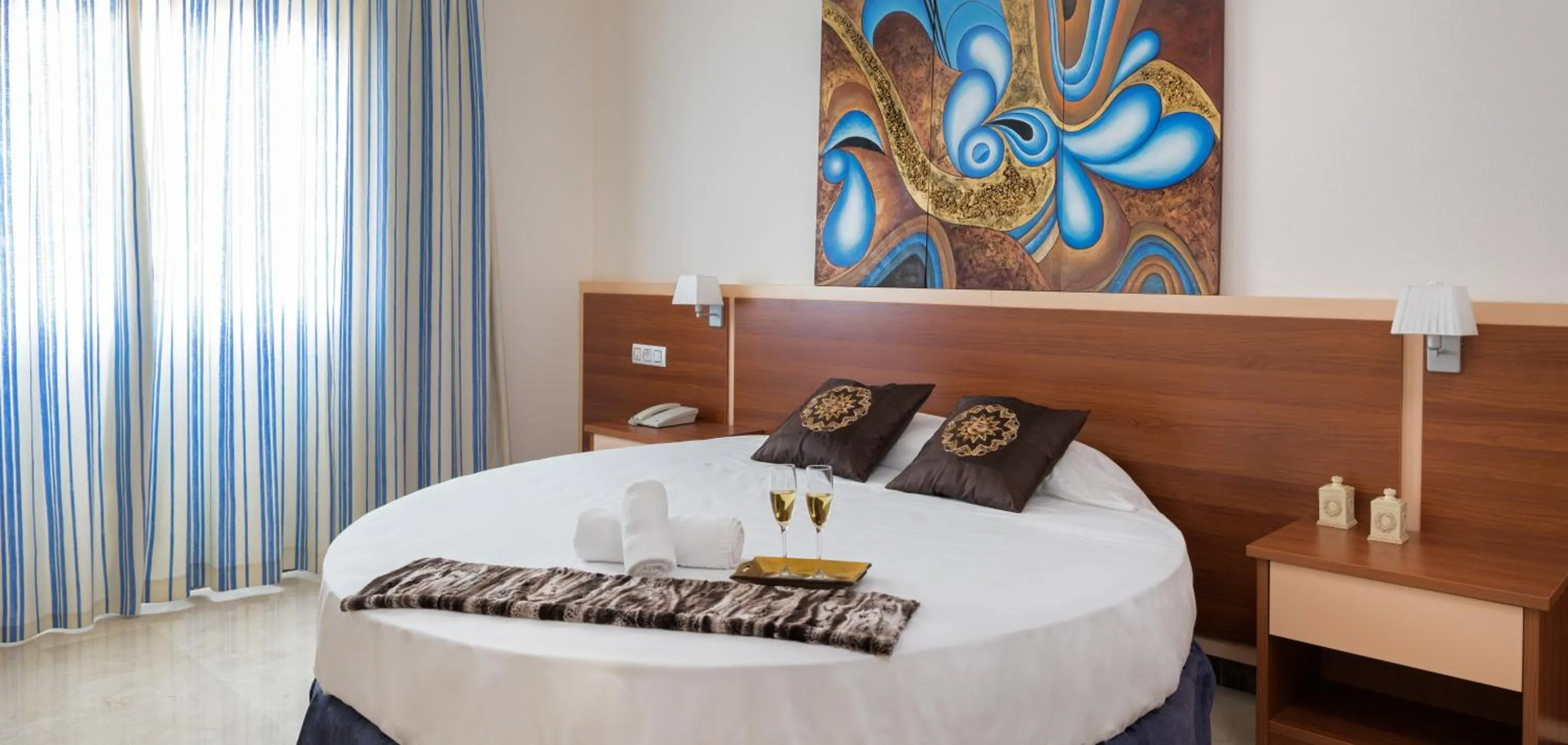 Bed in Hotel Sun Palace Albir & Spa