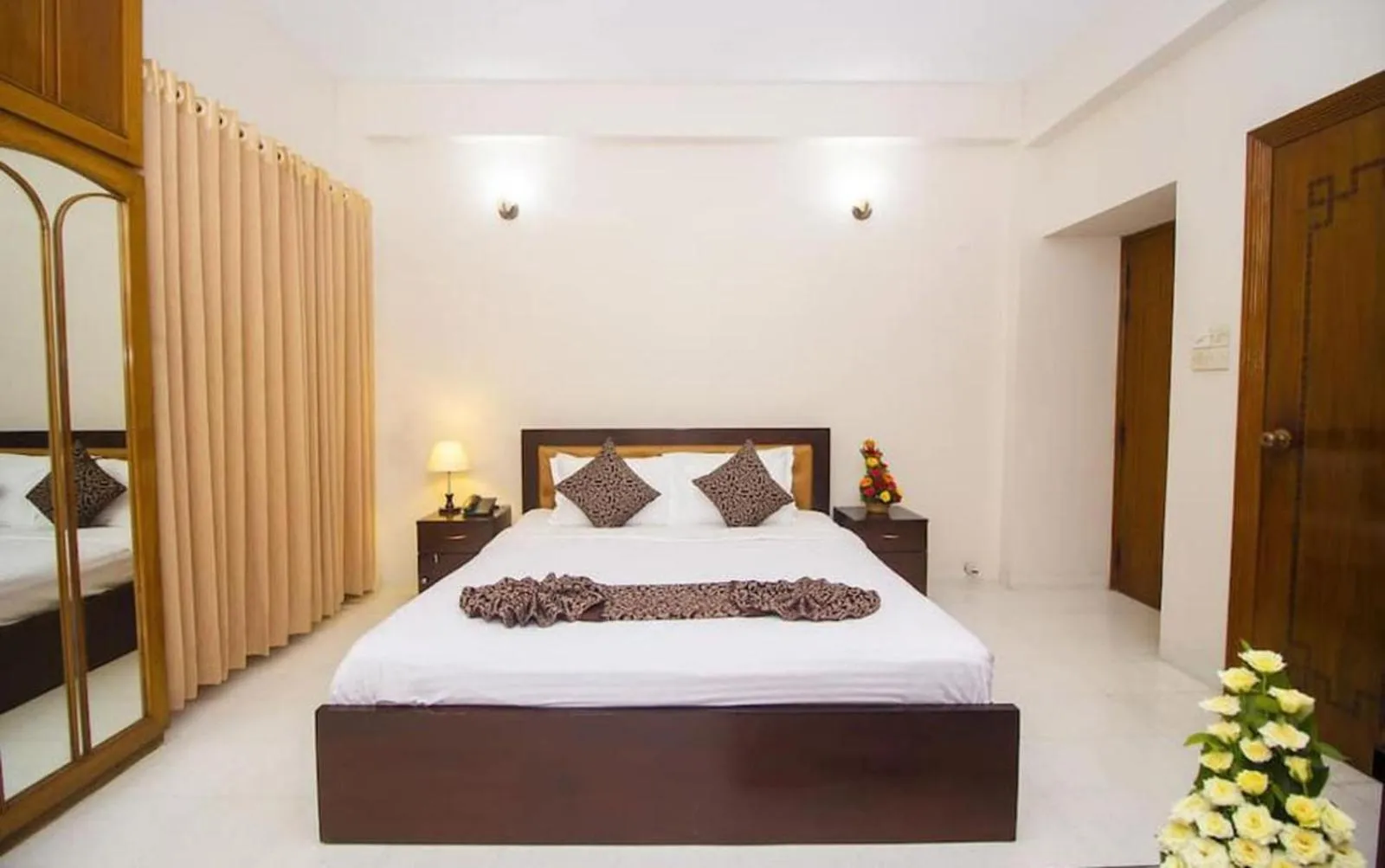 Photo of the whole room, Bed in Hotel Suite Palace Baridhara