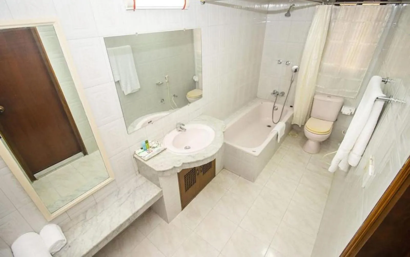 Toilet in Hotel Suite Palace Baridhara