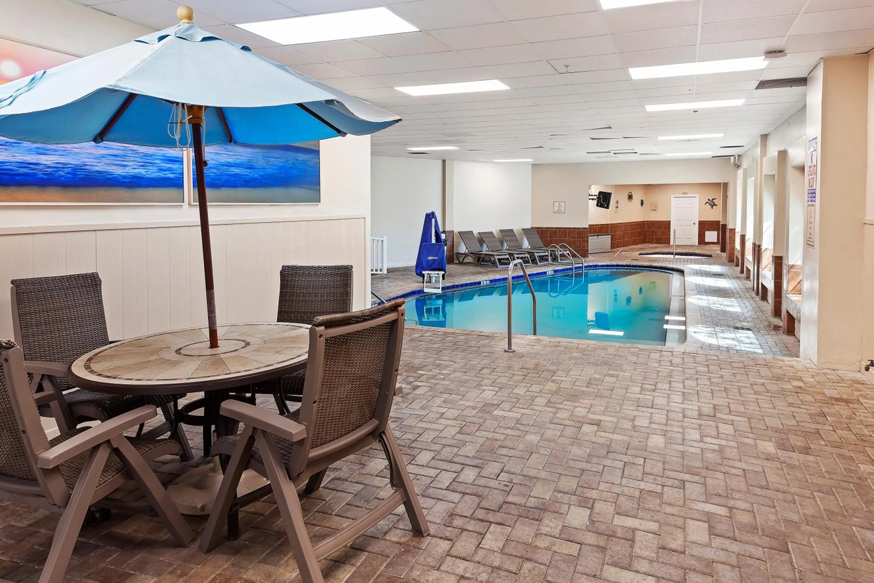 Swimming pool in Royal Floridian Resort South by Spinnaker