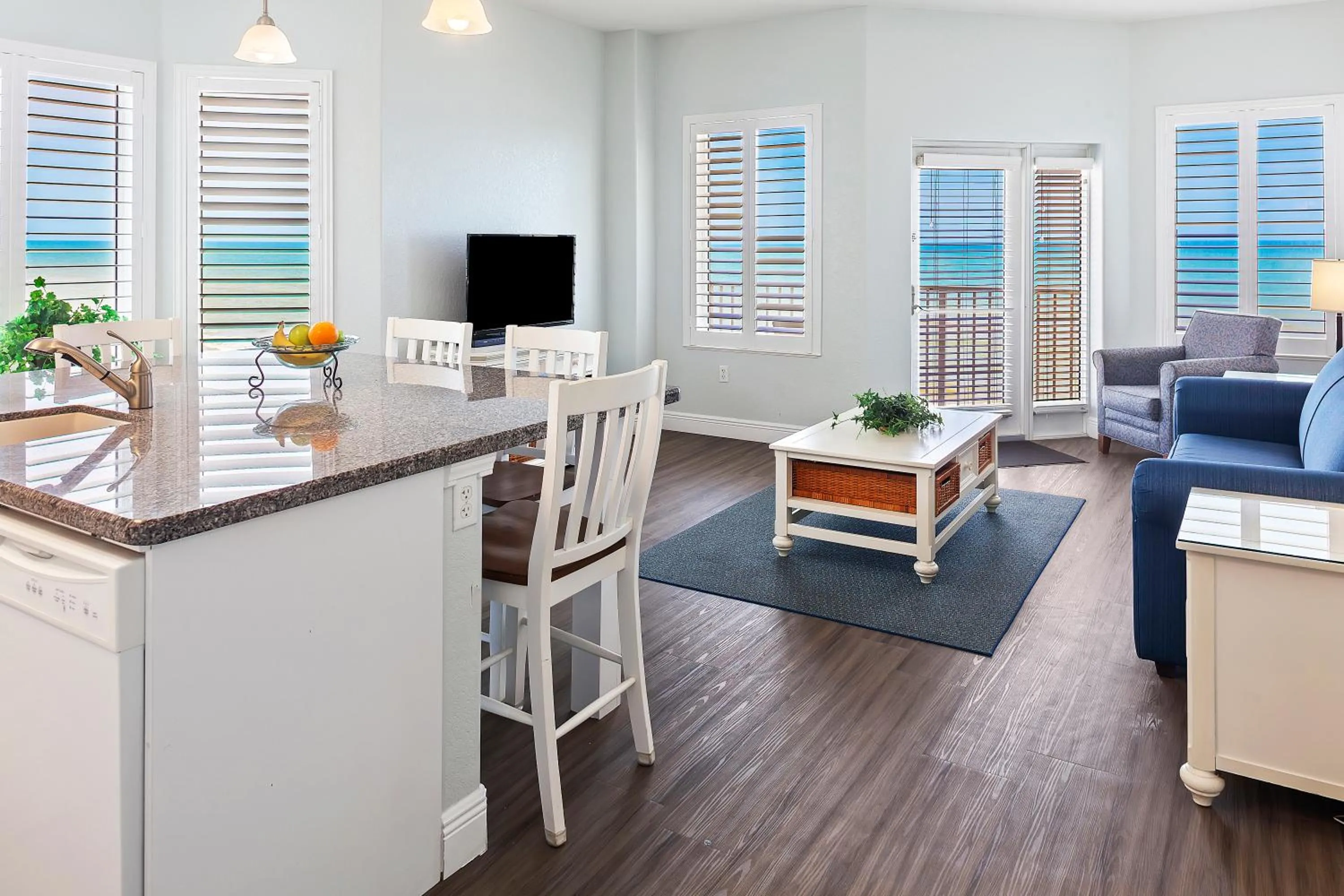 TV and multimedia in Royal Floridian Resort South by Spinnaker