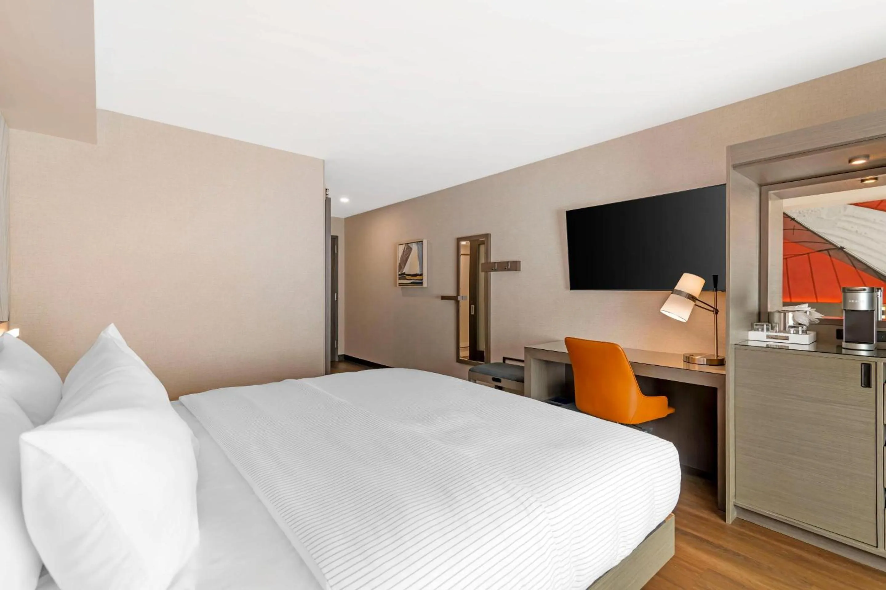 Bedroom, Bed in Cambria Hotel & Suites Plymouth