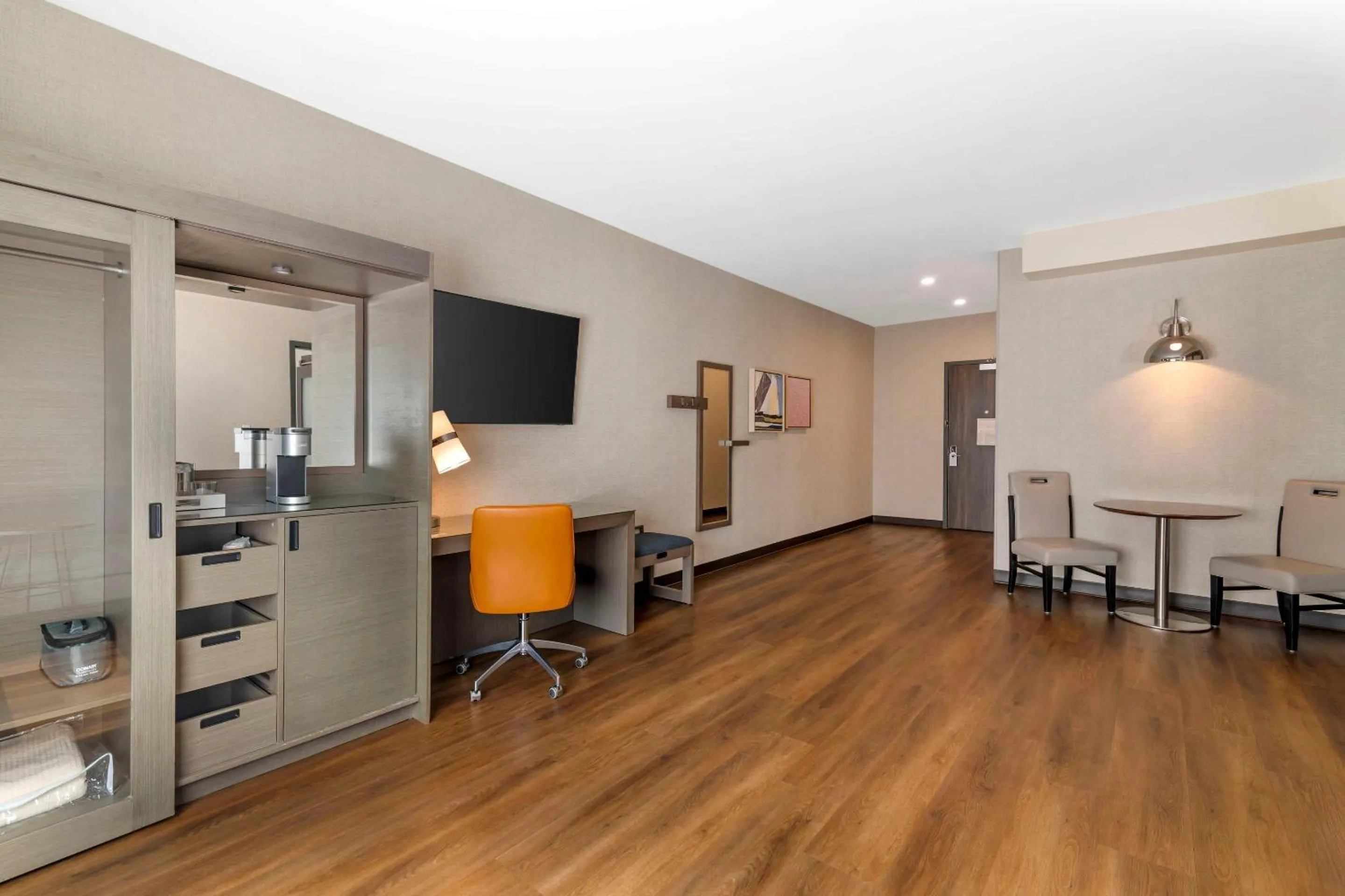 Bedroom in Cambria Hotel & Suites Plymouth