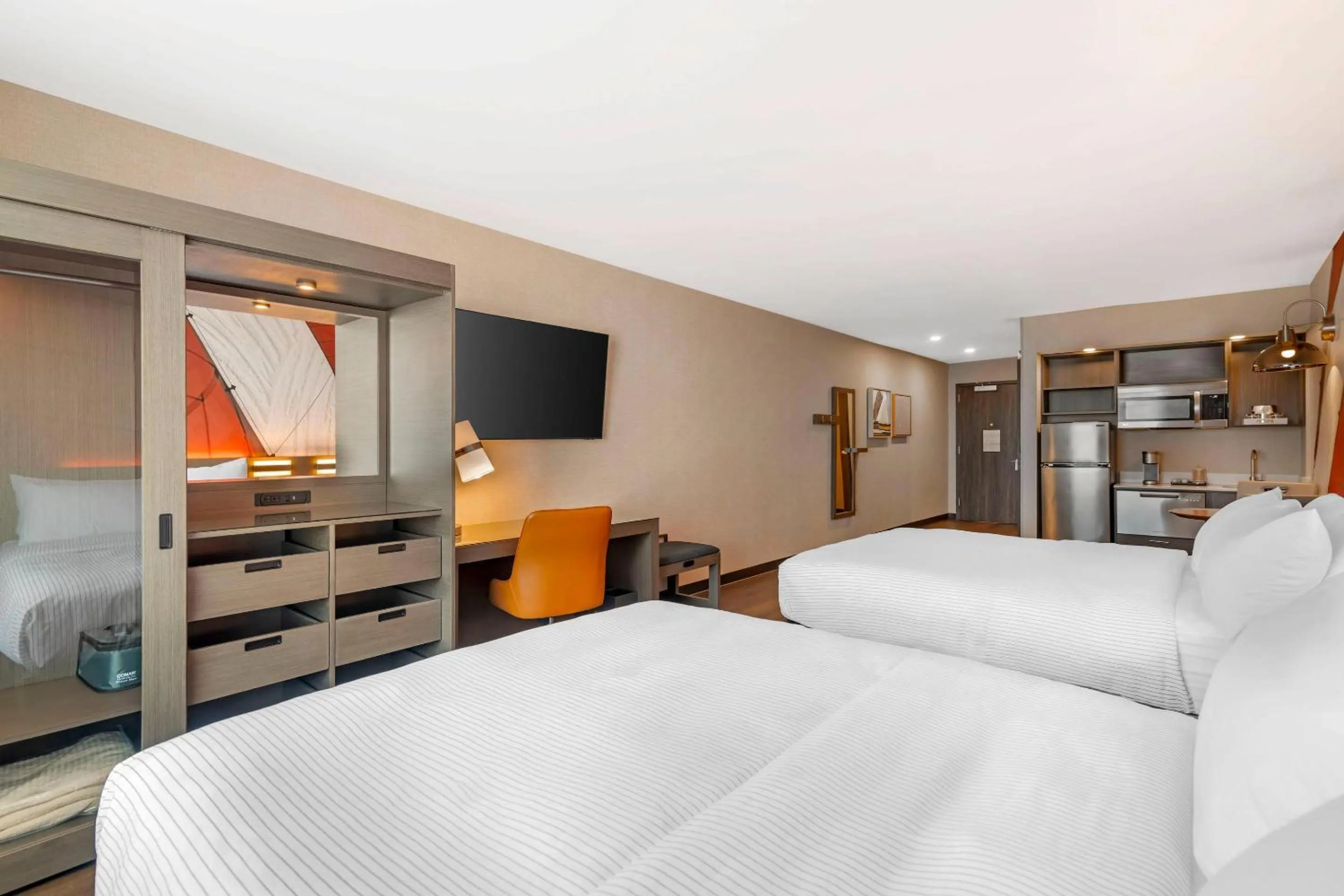 Bedroom, Bed in Cambria Hotel & Suites Plymouth