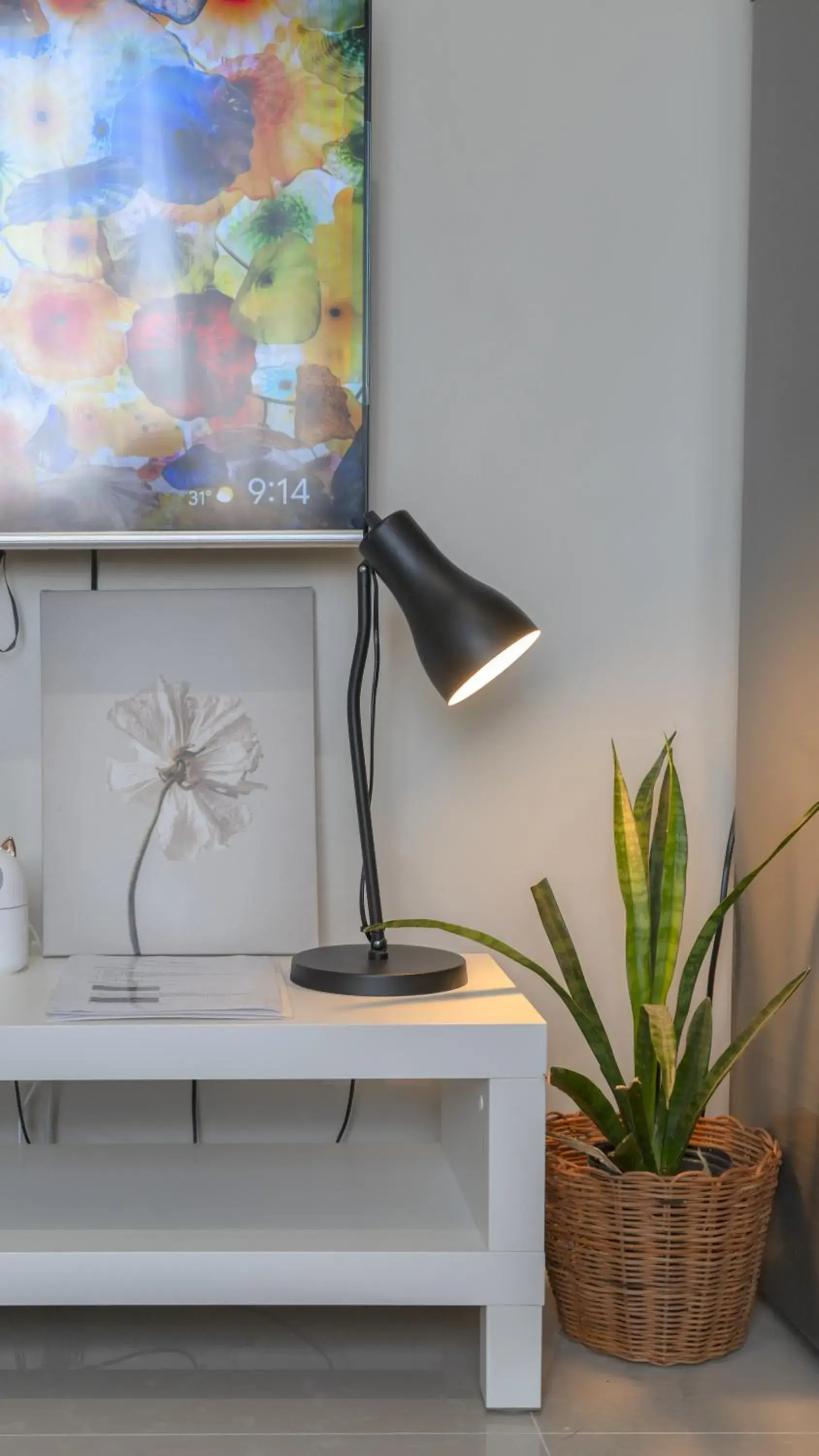 Decorative detail in Cozy 1-bed unit near SRP Talisay Cebu Decorative detail in Cozy 1-bed unit near SRP Talisay Cebu