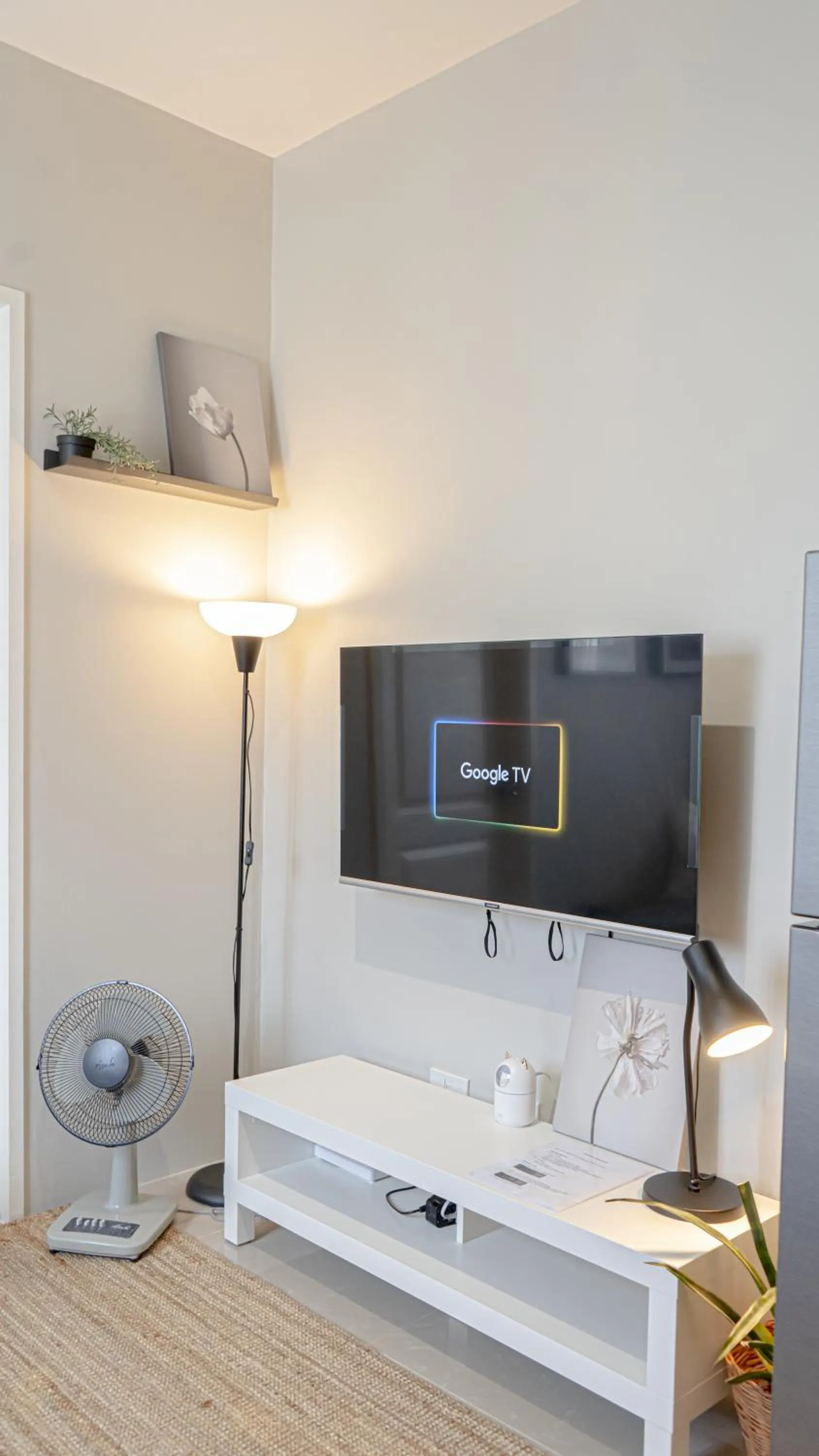 TV and multimedia in Cozy 1-bed unit near SRP Talisay Cebu