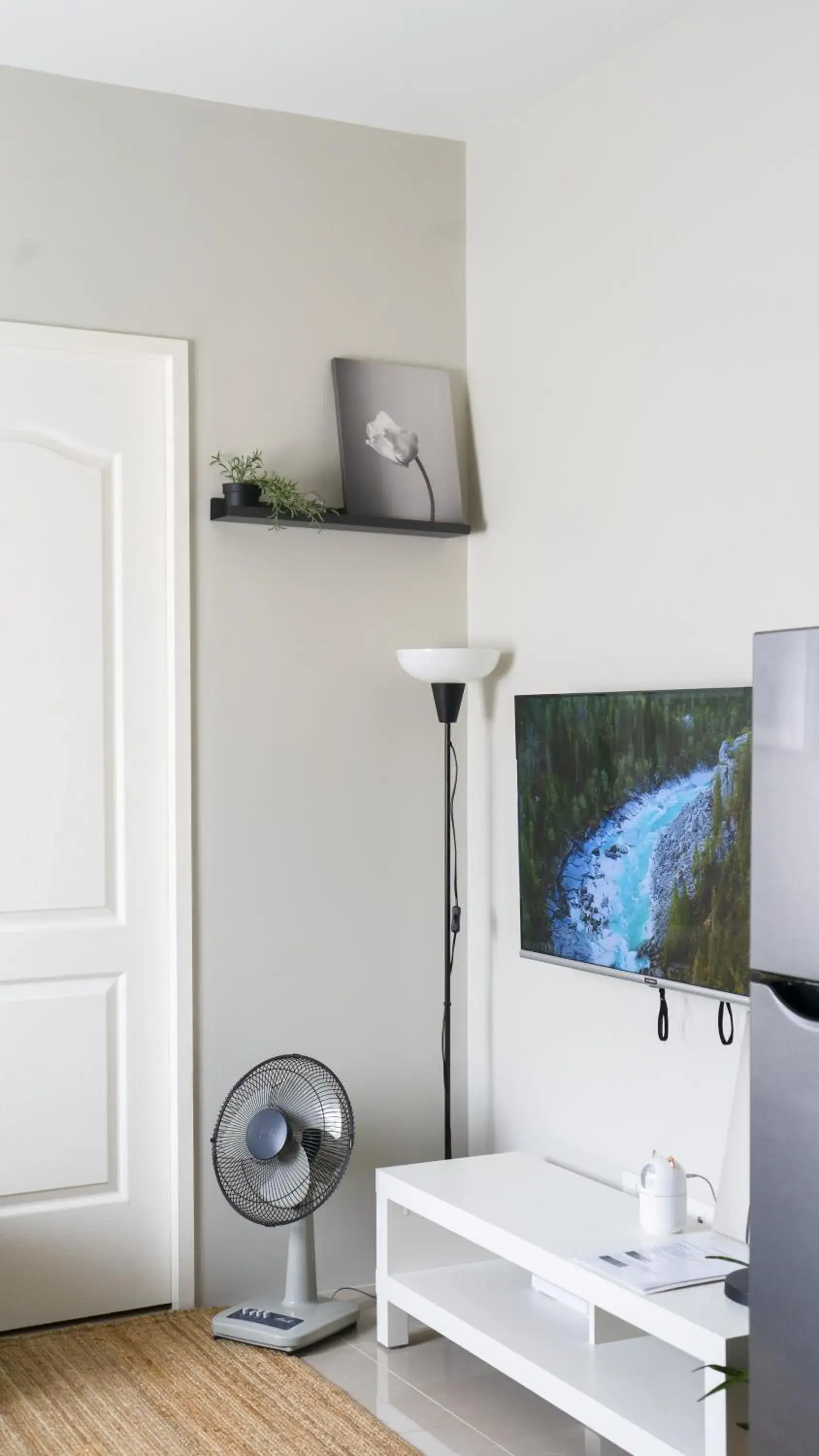 TV and multimedia in Cozy 1-bed unit near SRP Talisay Cebu TV and multimedia in Cozy 1-bed unit near SRP Talisay Cebu