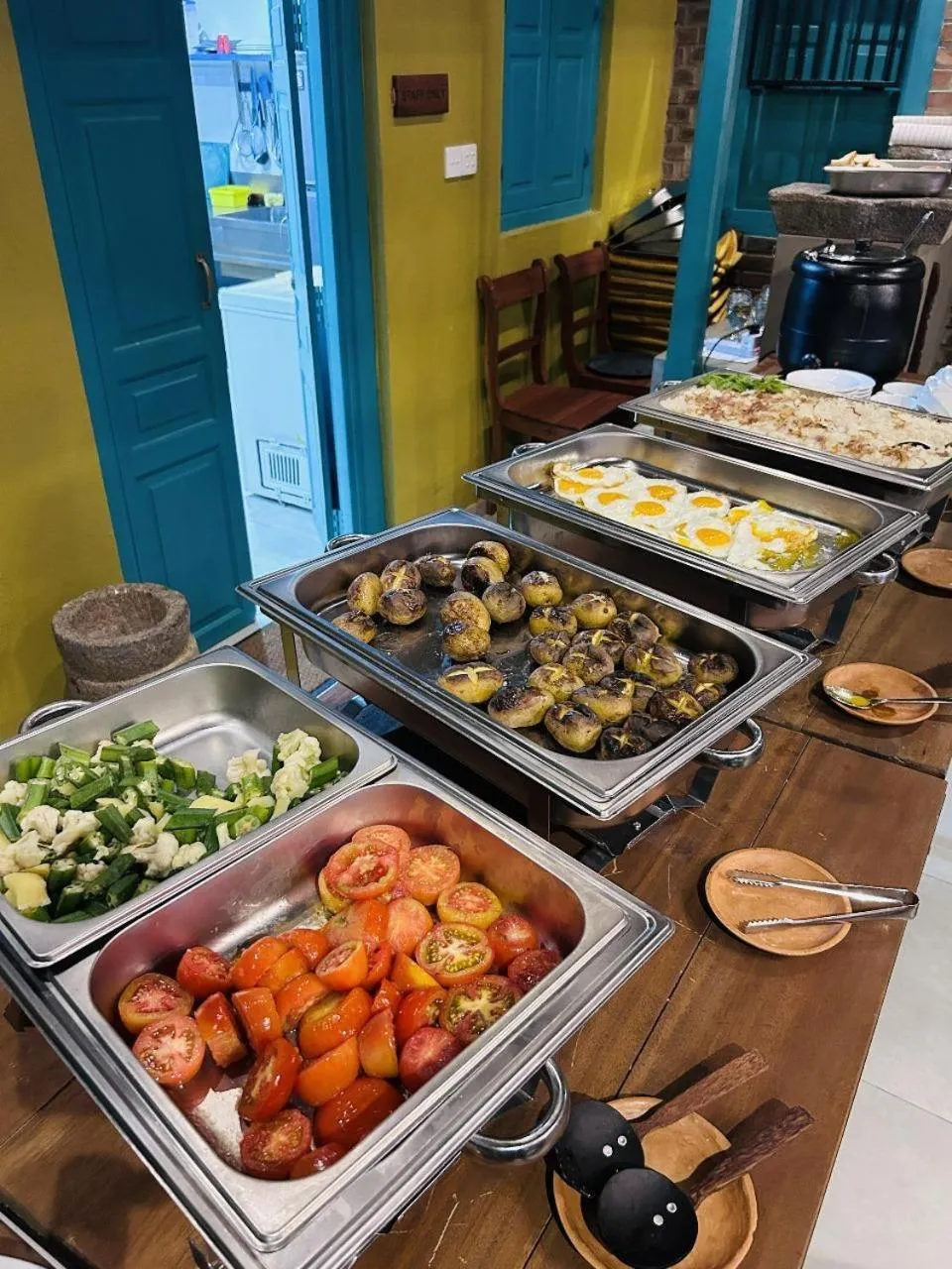 Food and drinks in The Chariot Hikkduwa Resort