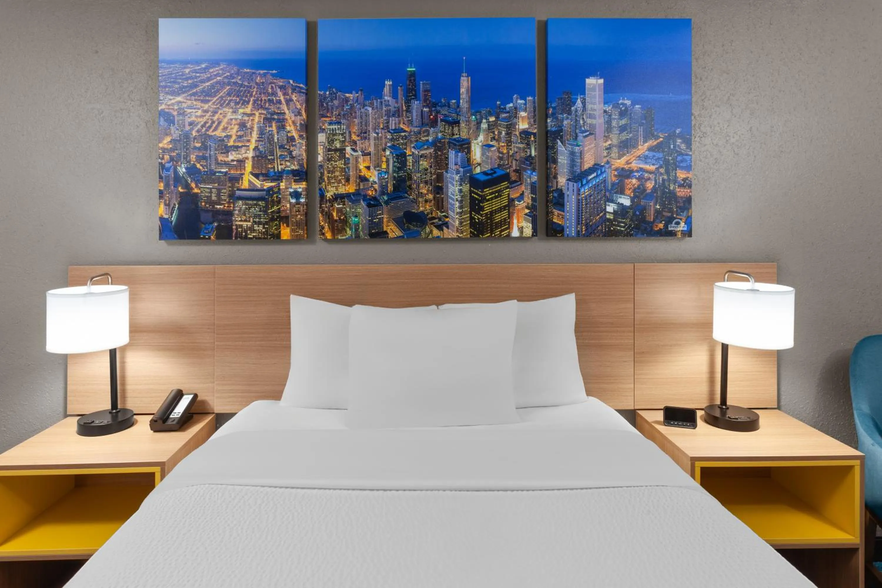 Bed in Days Inn by Wyndham Waukegan