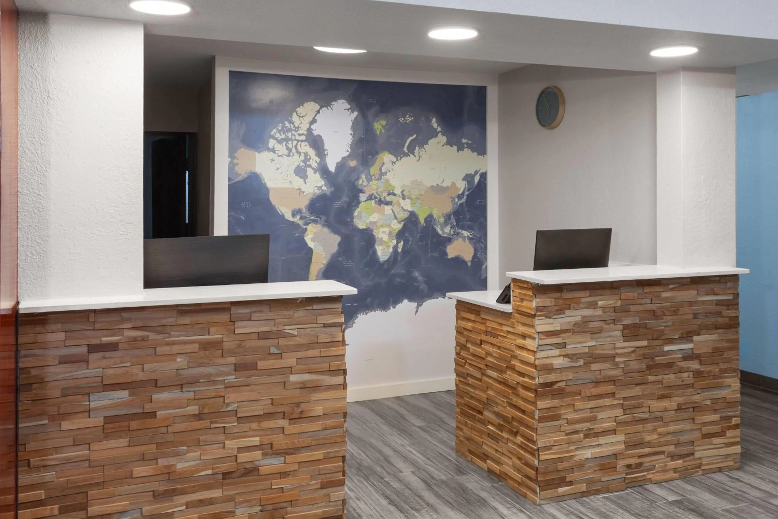 Lobby or reception in Days Inn by Wyndham Waukegan