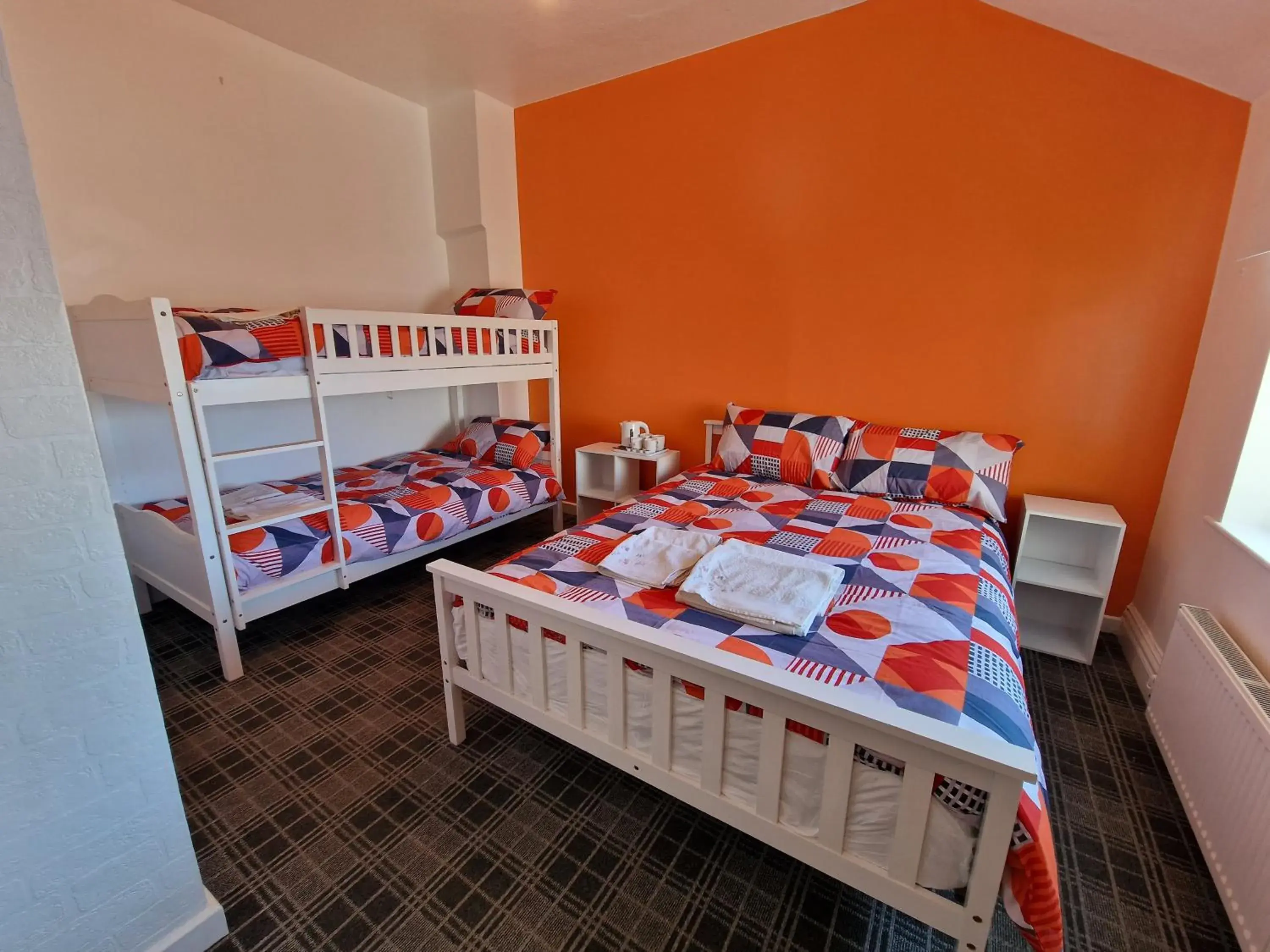 Family Room with Private Bathroom in Number 40 Family Room with Private Bathroom in Number 40