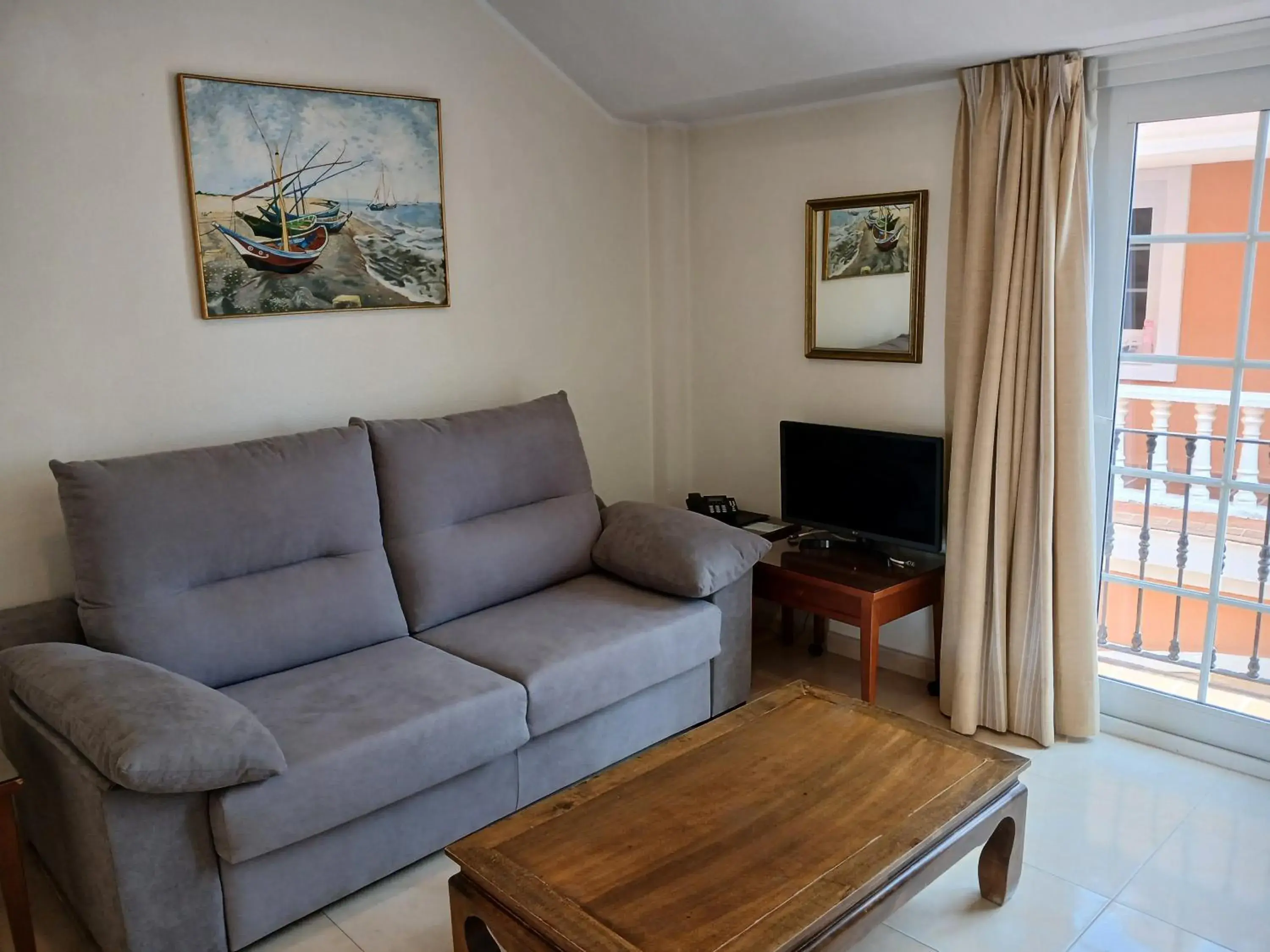 Living room in Lloyds Beach Club Living room in Lloyds Beach Club