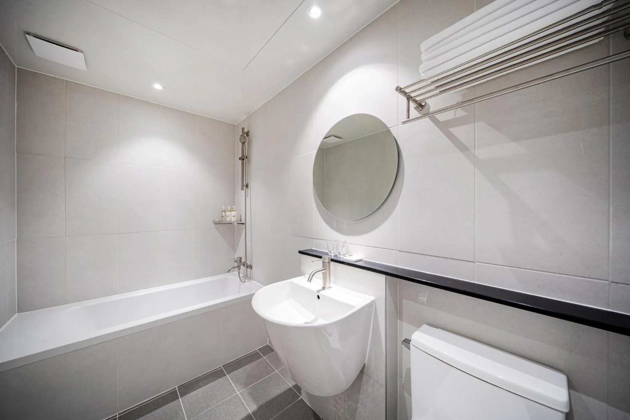 Toilet in Hound Hotel Gumi indong