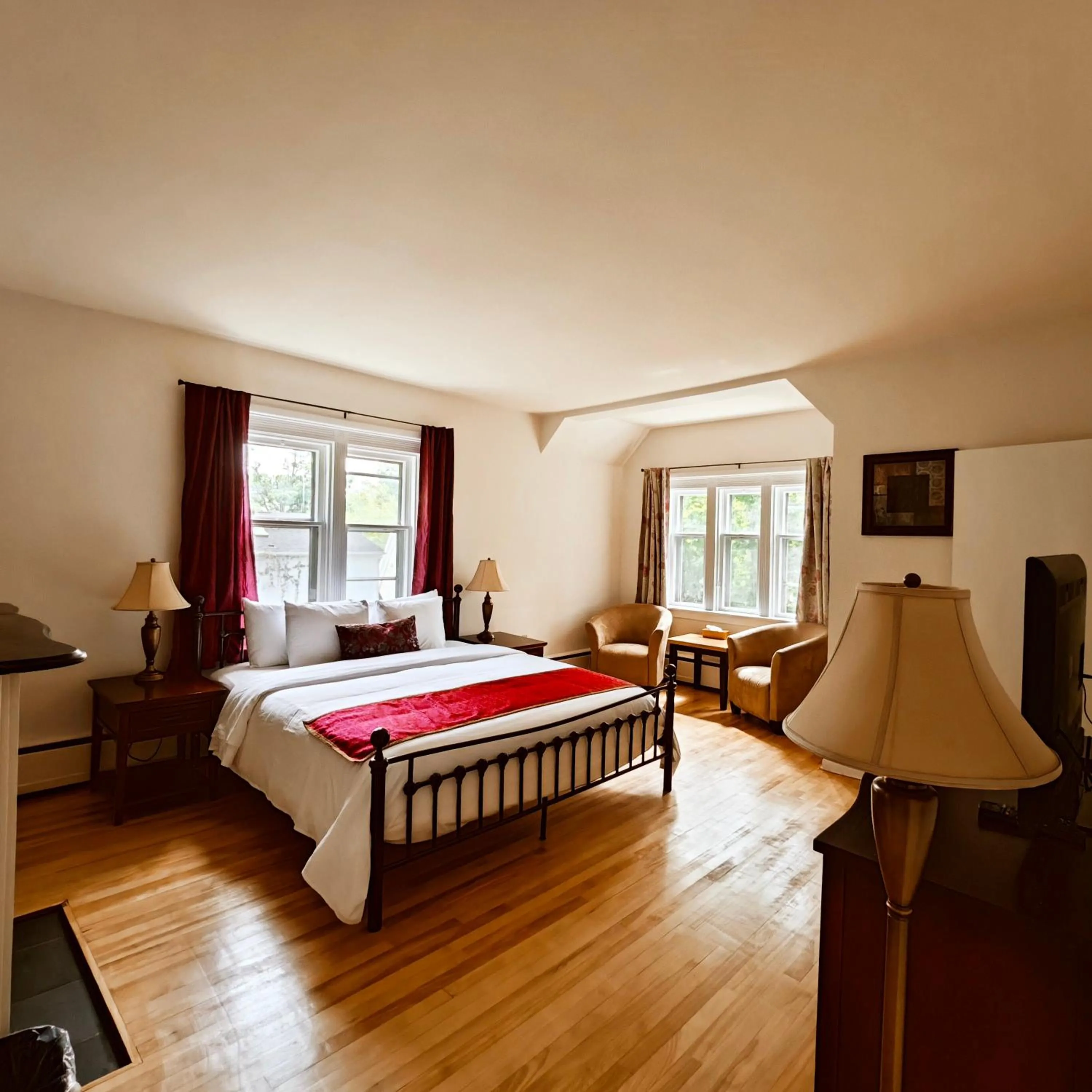Deluxe Family Suite in Andy's Blue House