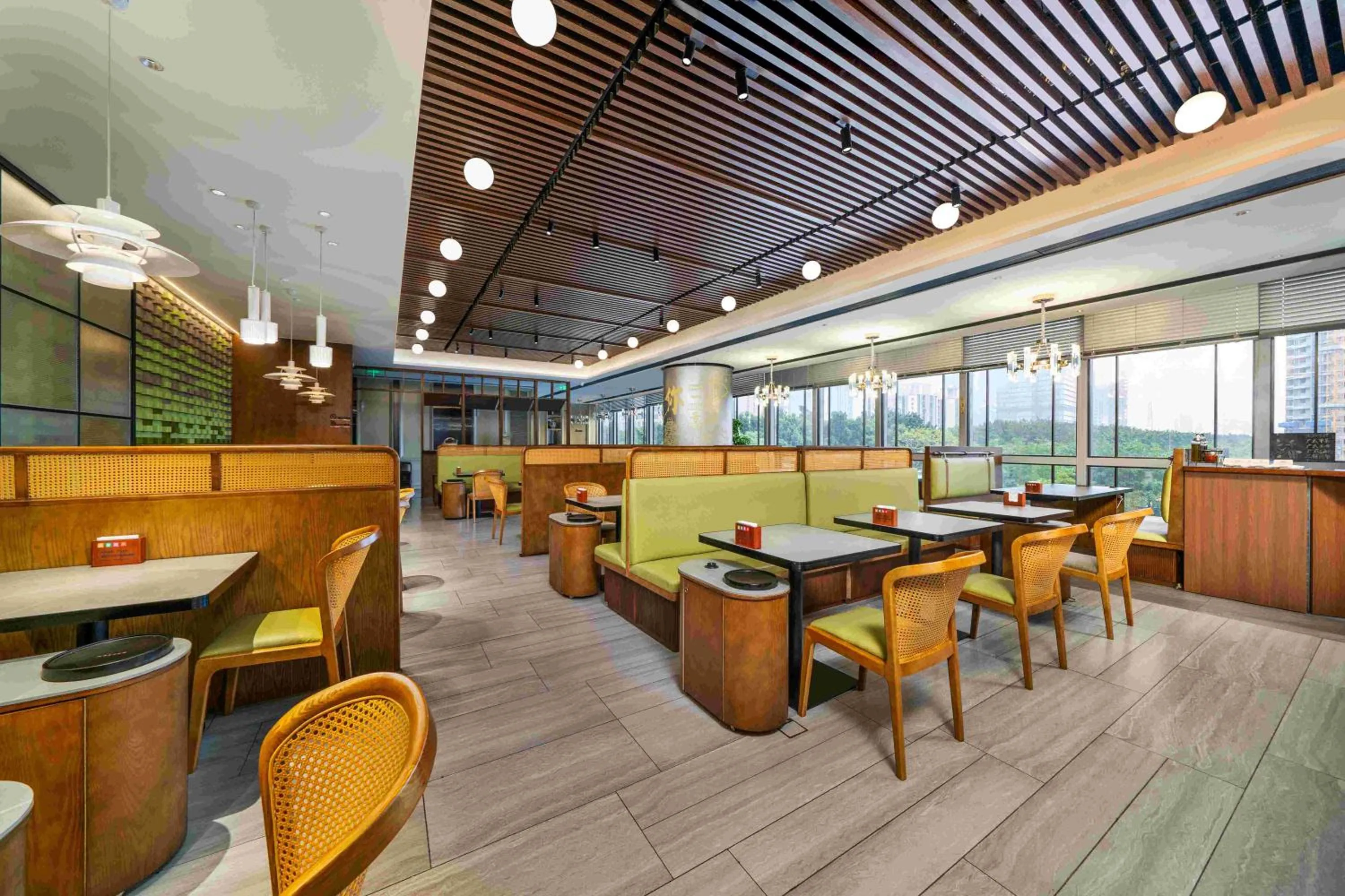Restaurant/places to eat in UrCove by HYATT Guangzhou Canton Tower Exhibition CenterFree shuttle buses for the Canton Fair and the certificate - handling points for Phase 1