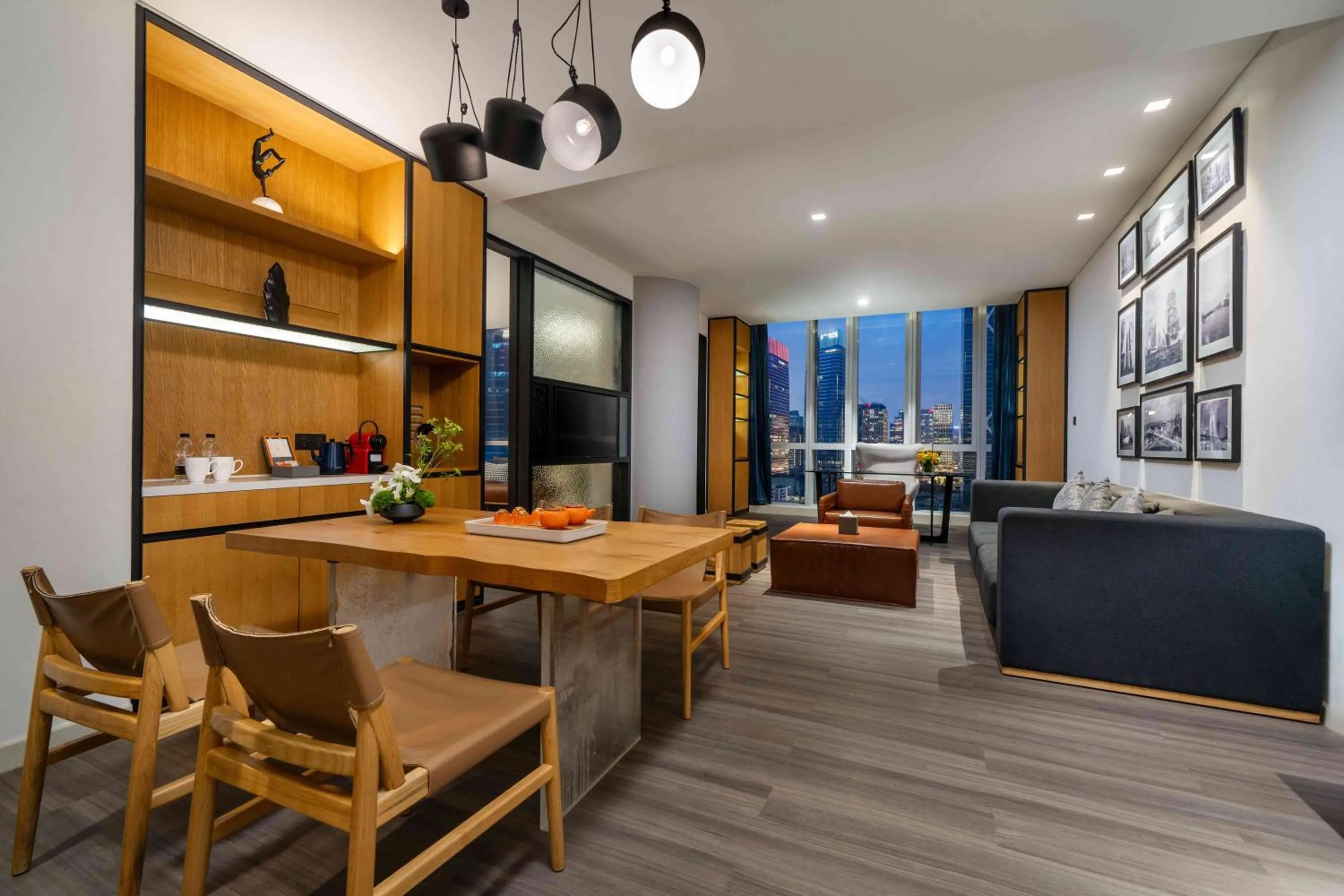 Living room in UrCove by HYATT Guangzhou Canton Tower Exhibition CenterFree shuttle buses for the Canton Fair and the certificate - handling points for Phase 1