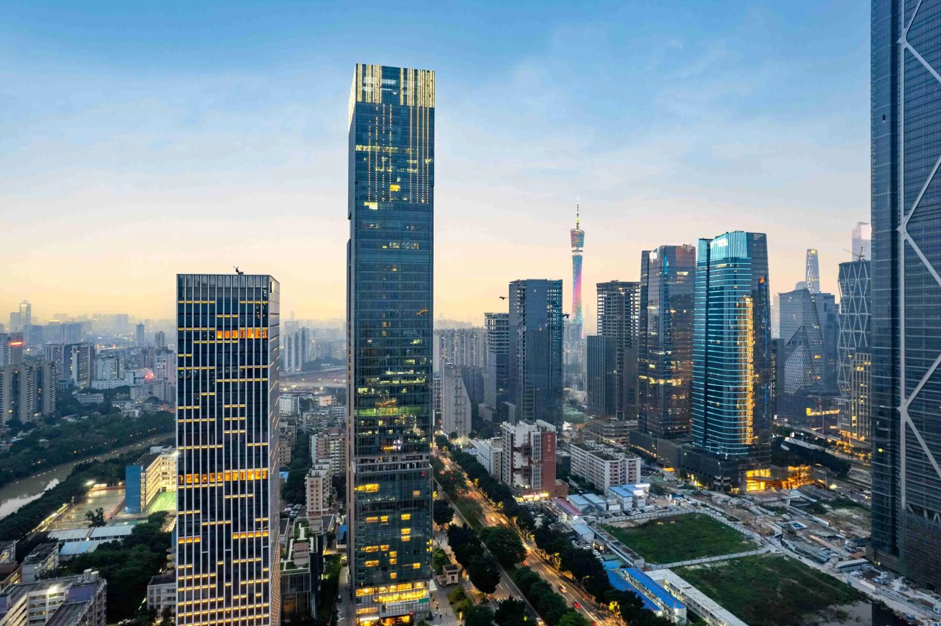Property building in UrCove by HYATT Guangzhou Canton Tower Exhibition CenterFree shuttle buses for the Canton Fair and the certificate - handling points for Phase 1