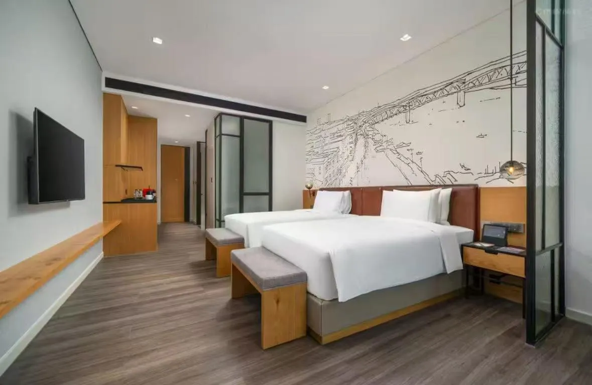Bed in UrCove by HYATT Guangzhou Canton Tower Exhibition CenterFree shuttle buses for the Canton Fair and the certificate - handling points for Phase 1