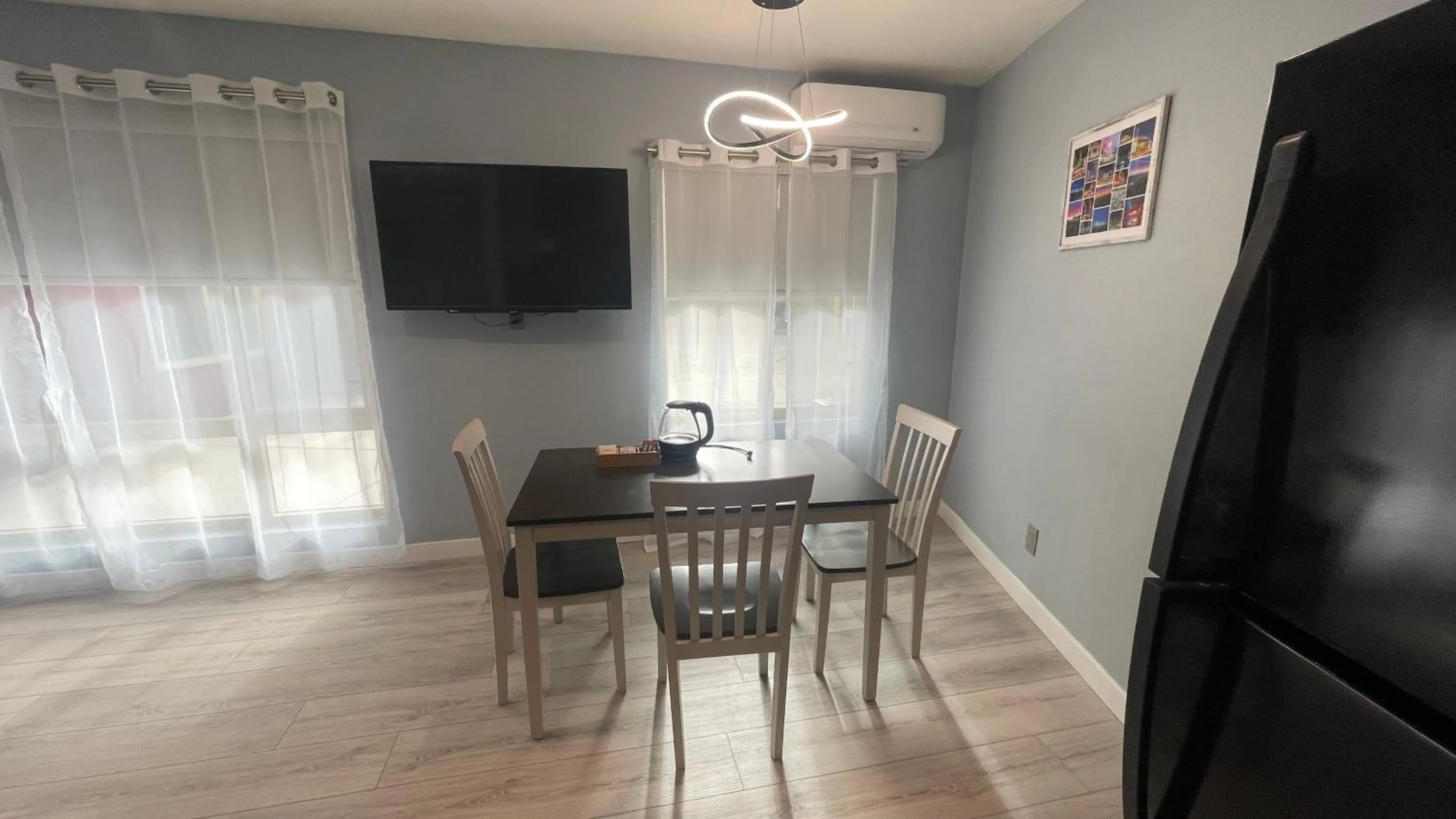 TV and multimedia in Quintessence ApartHotel