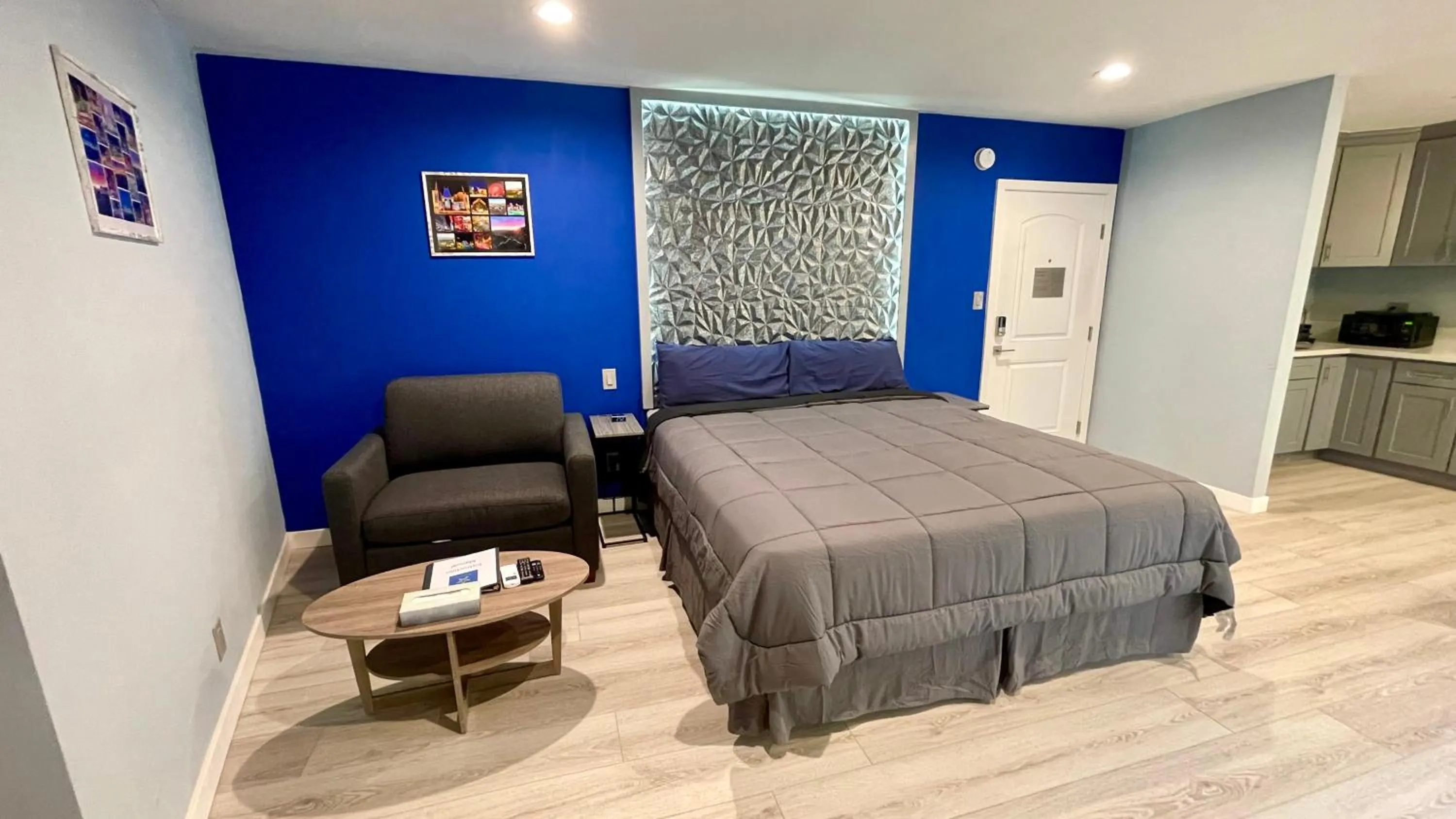 Bed in Quintessence ApartHotel