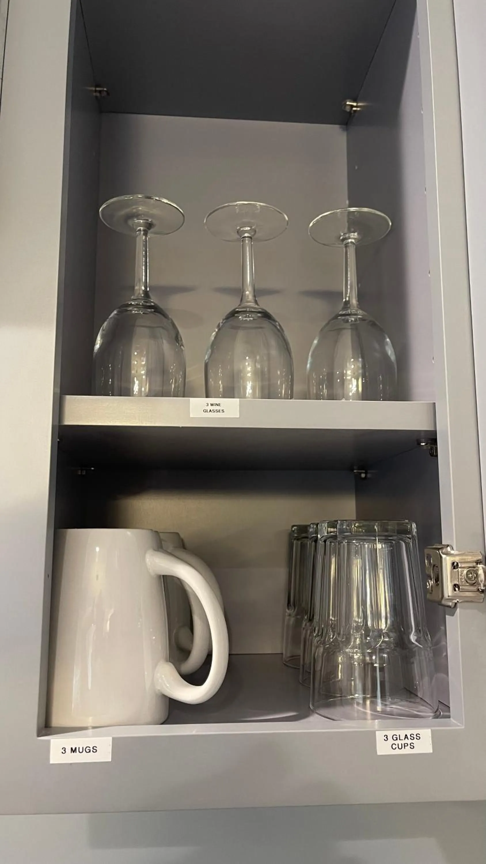 Kitchen or kitchenette in Quintessence ApartHotel