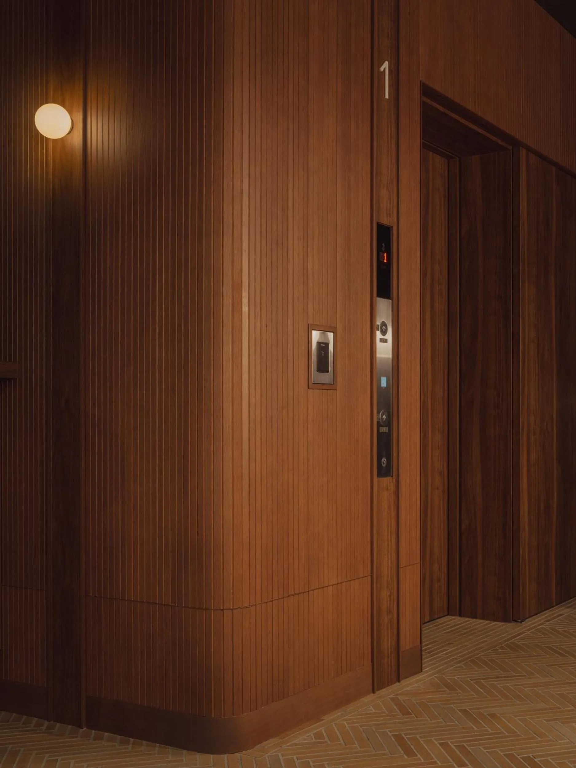 elevator in Nest Hotel Tokyo Yaesu