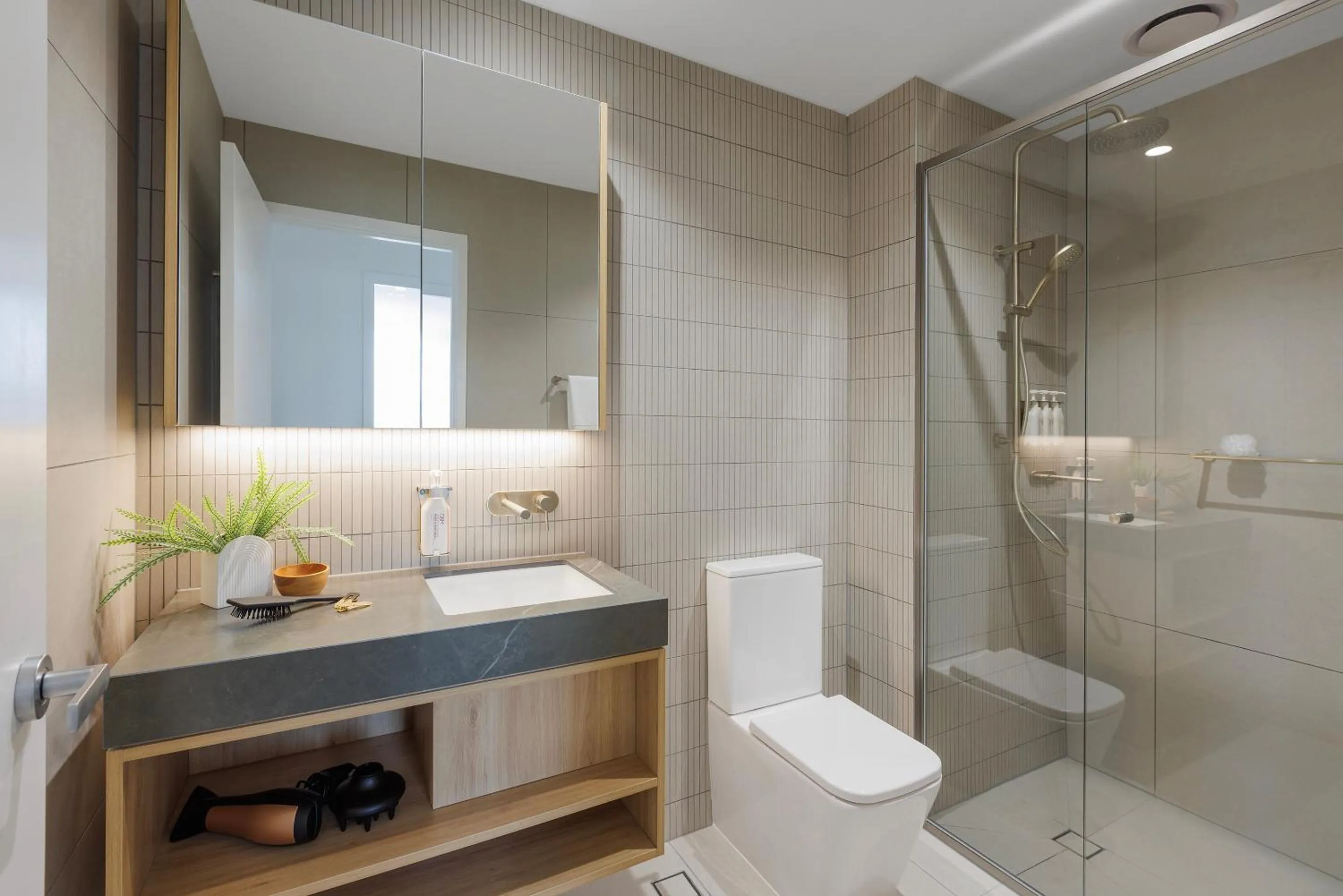 Shower in Punthill Sunshine