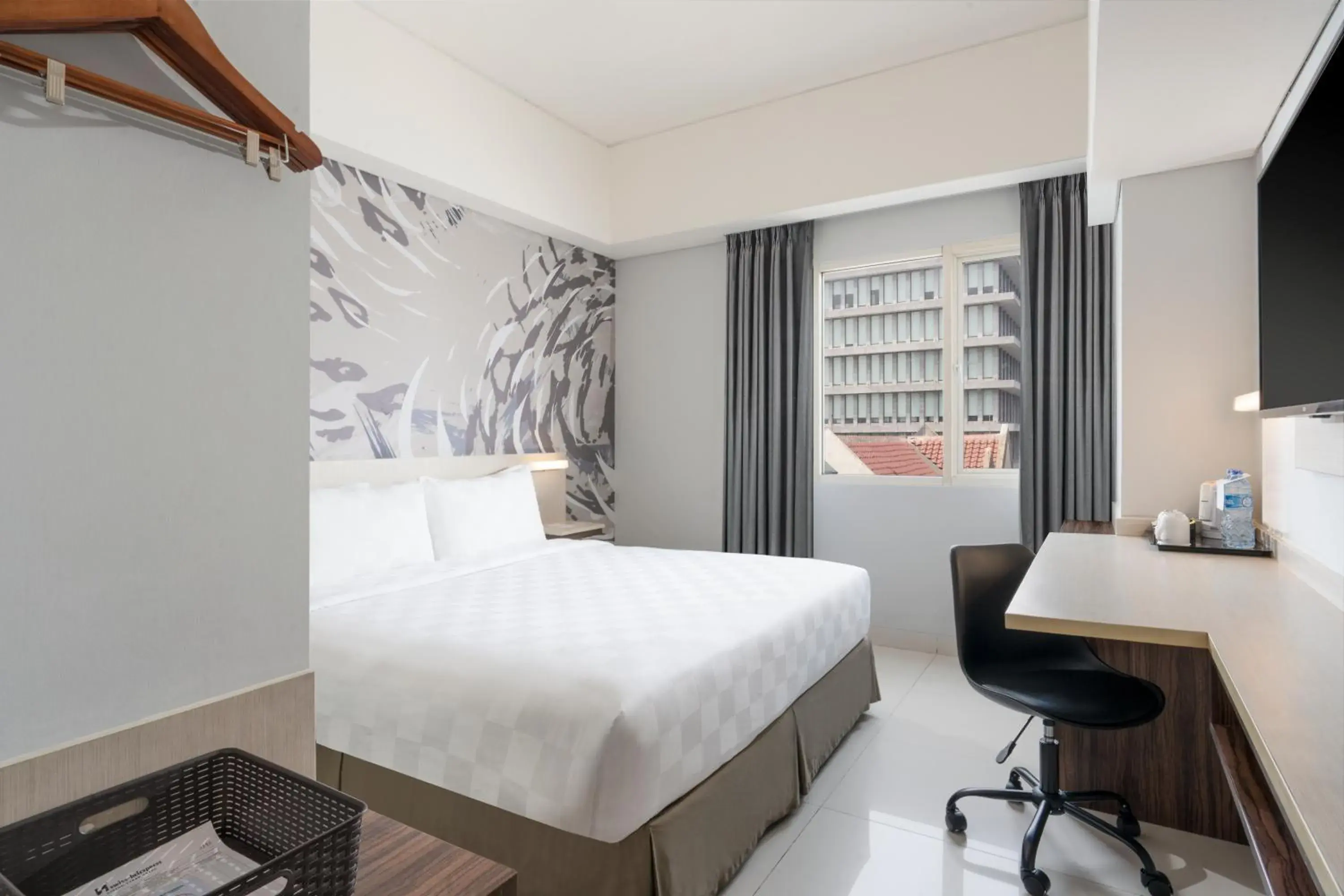 Bed in Swiss-Belexpress Cideng Bed in Swiss-Belexpress Cideng