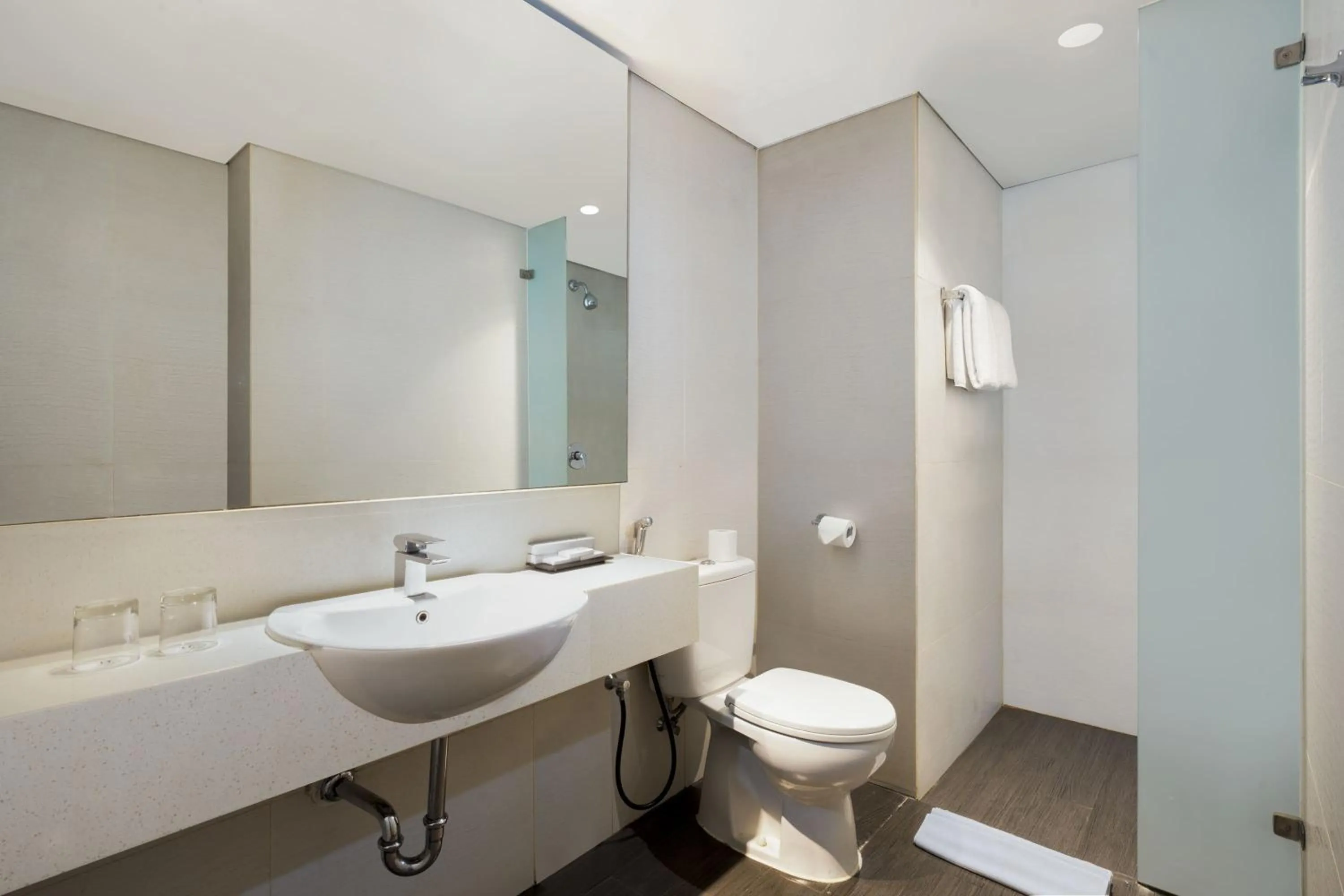 Toilet in Swiss-Belexpress Cideng