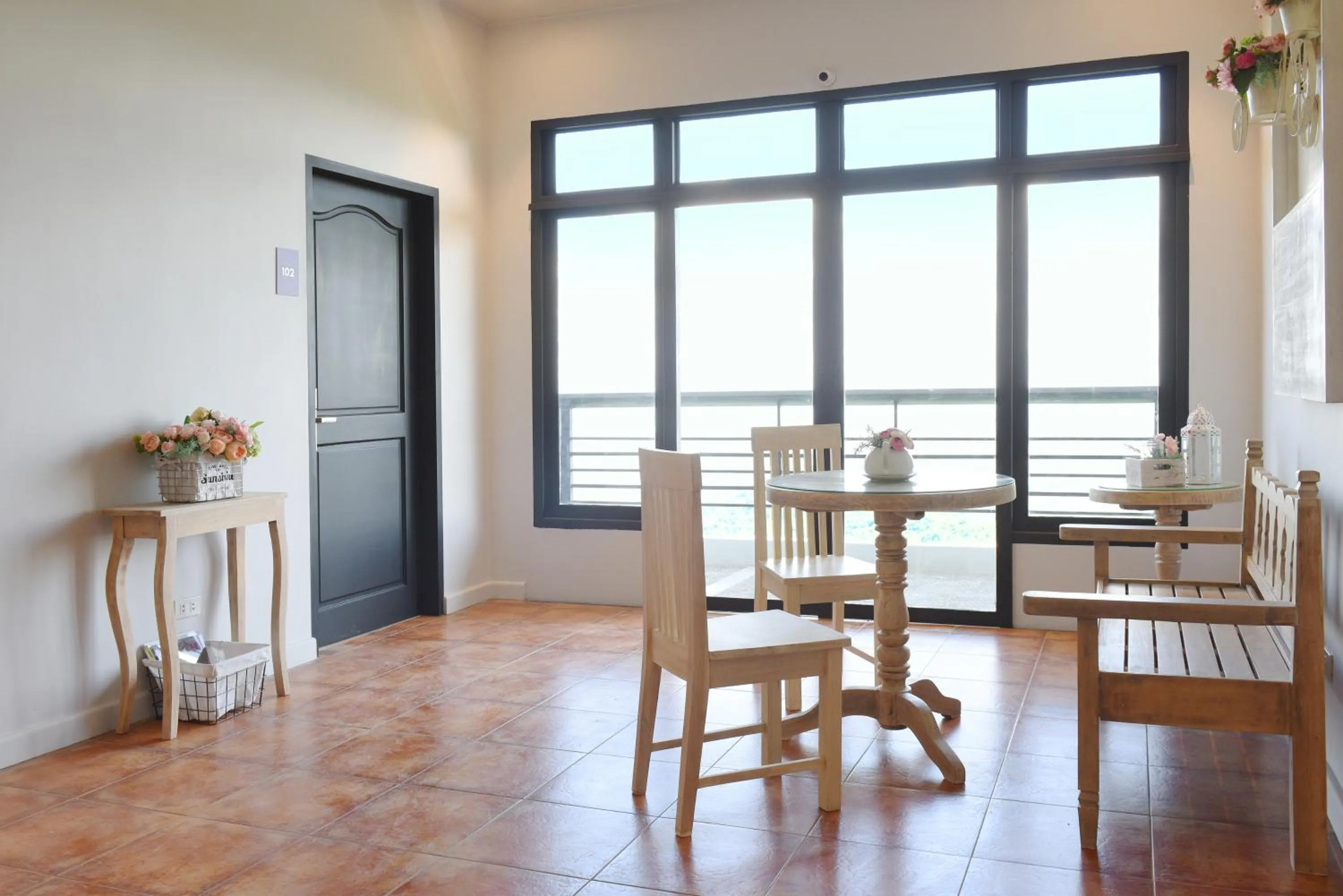 Seating area in Stellar Potter's Ridge