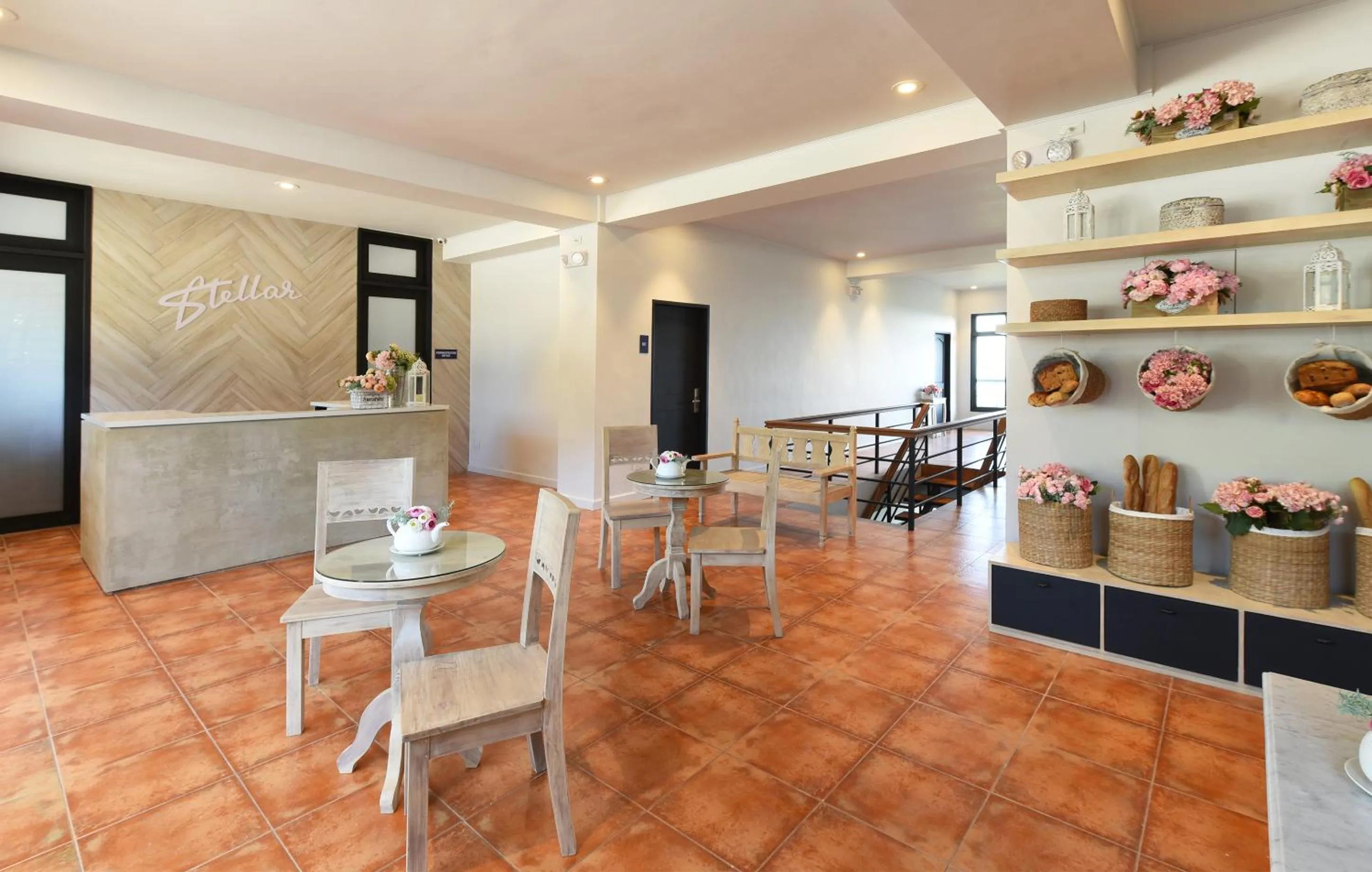 Seating area in Stellar Potter's Ridge