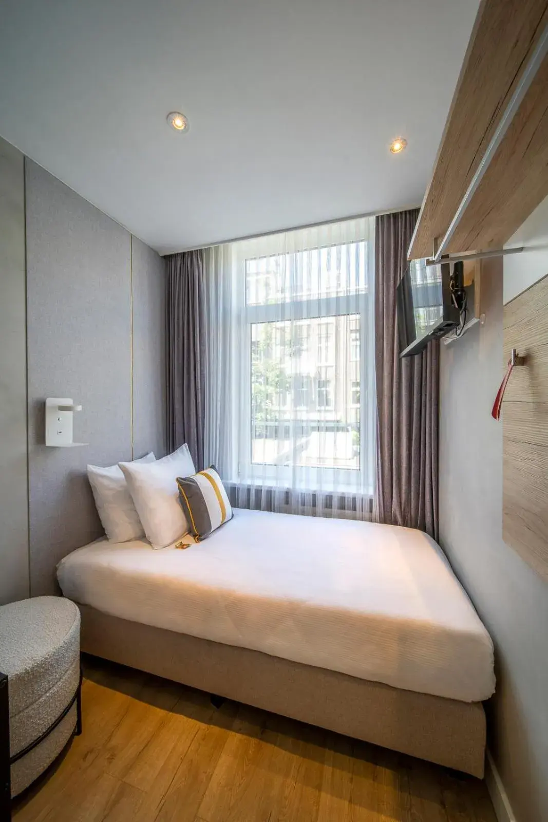 Bedroom, Bed in Jupiter Hotel Bedroom, Bed in Jupiter Hotel