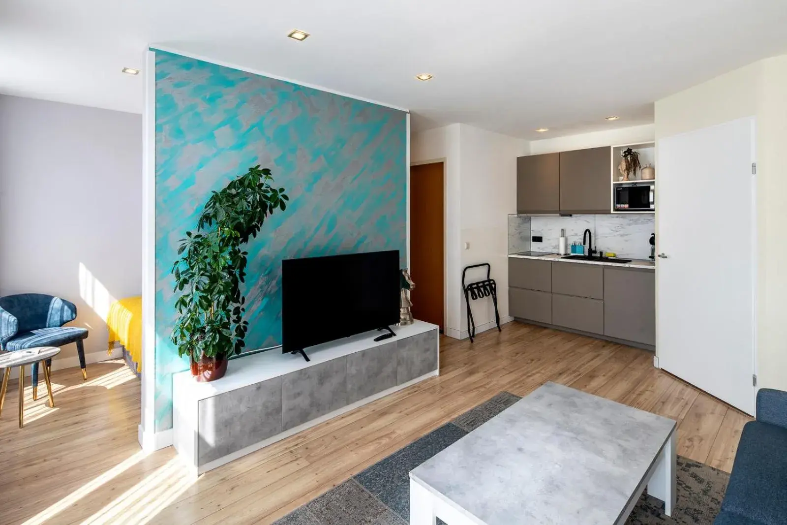 TV and multimedia in Jupiter Hotel TV and multimedia in Jupiter Hotel