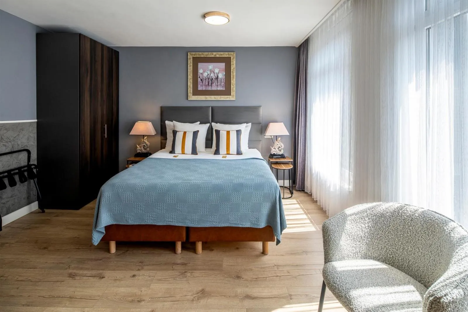 View (from property/room), Bed in Jupiter Hotel