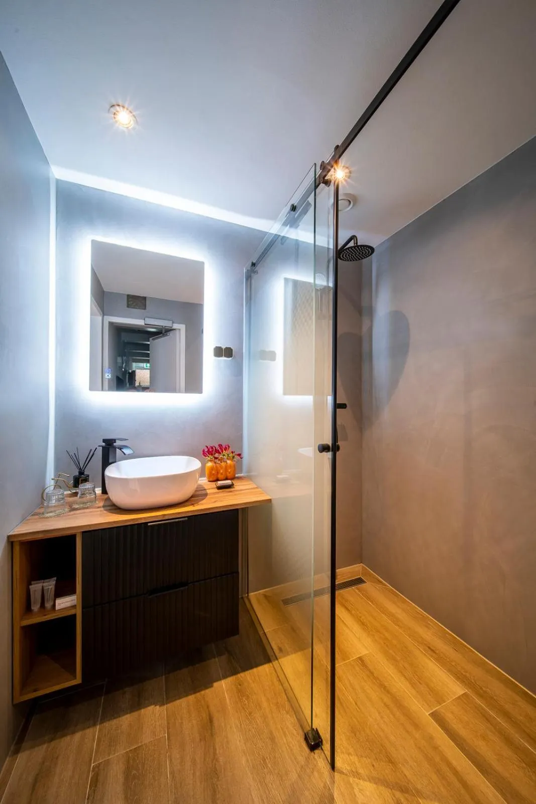 Bathroom in Jupiter Hotel