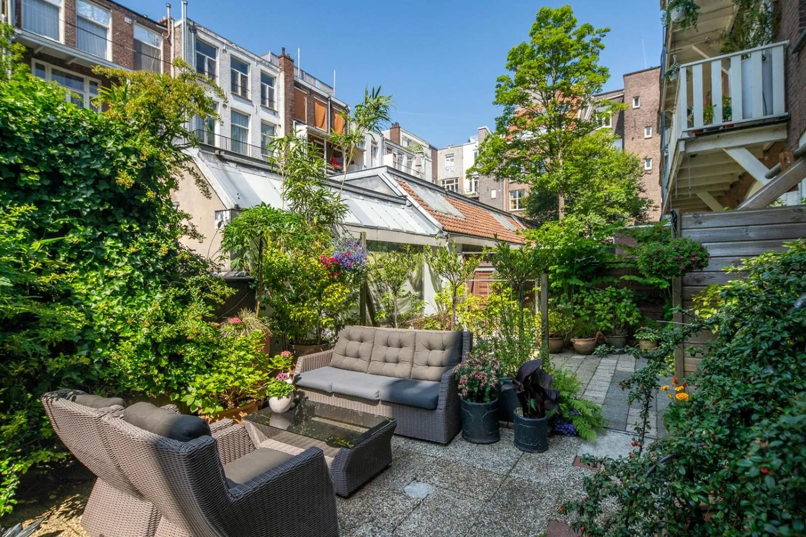 Garden in Jupiter Hotel