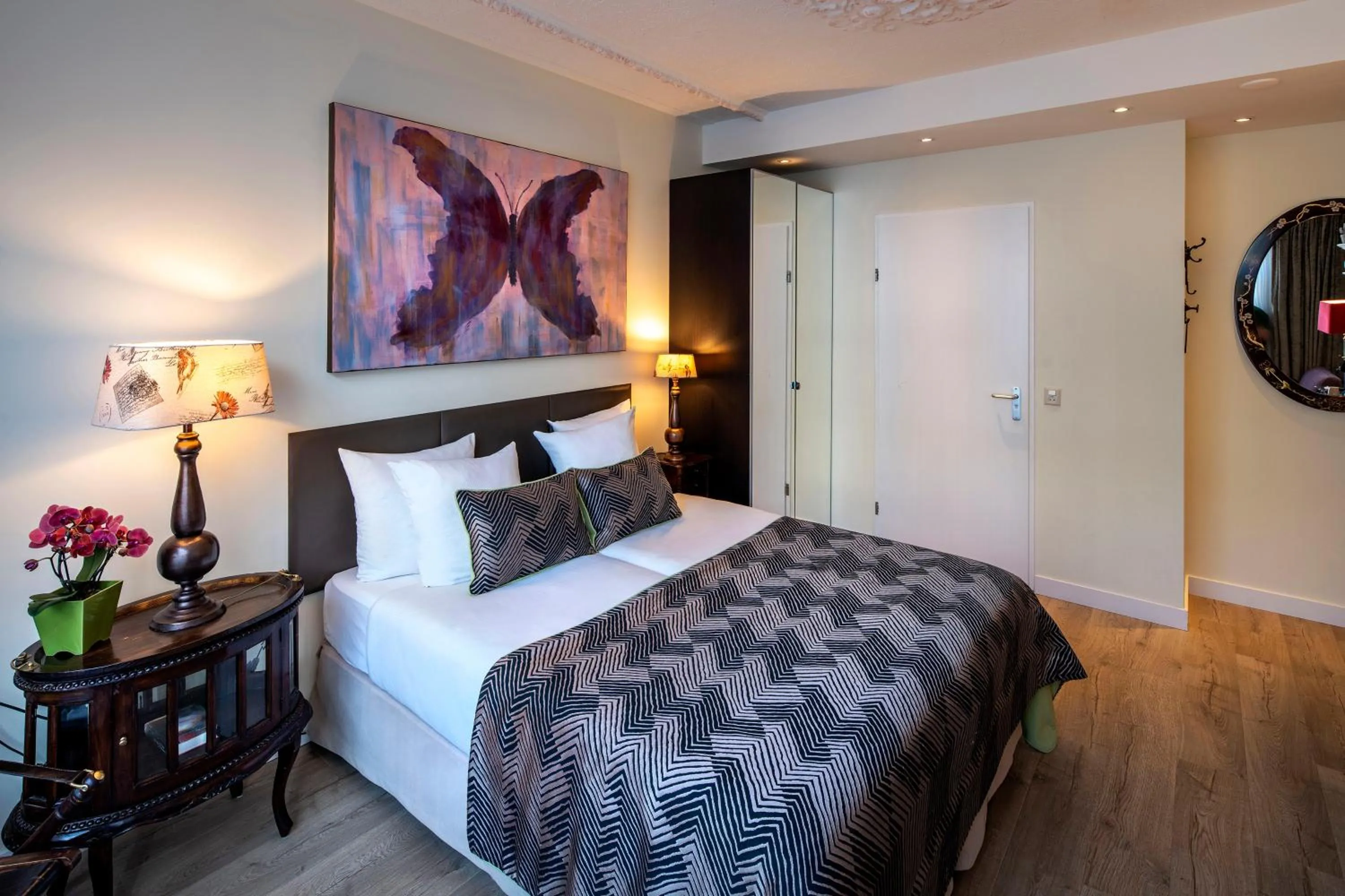 Photo of the whole room, Bed in Jupiter Hotel