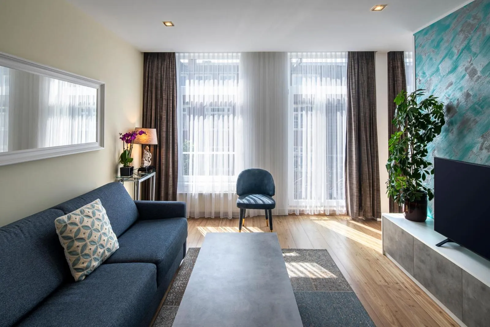 TV and multimedia in Jupiter Hotel