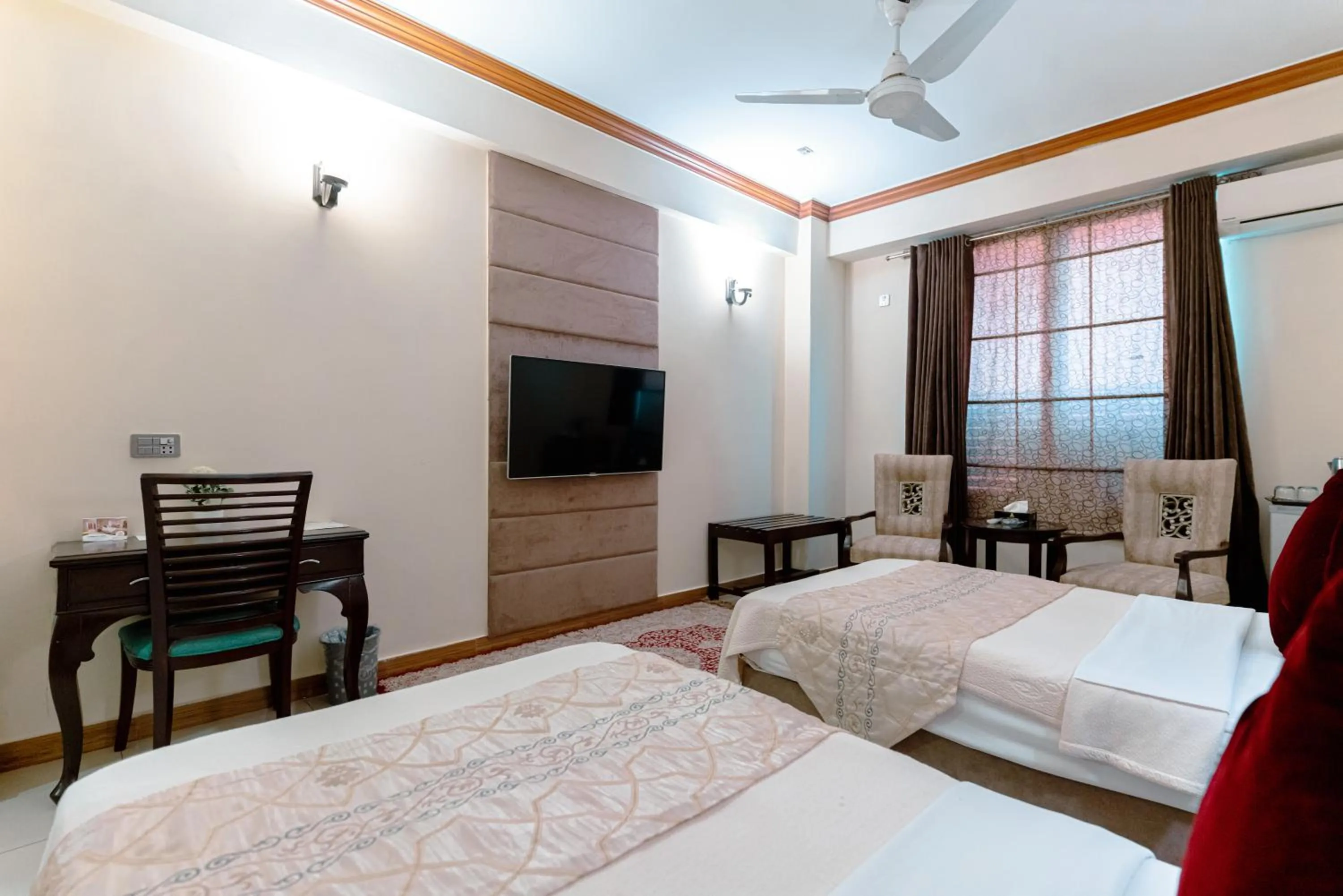 Bed in Shelton's Rezidor Peshawar