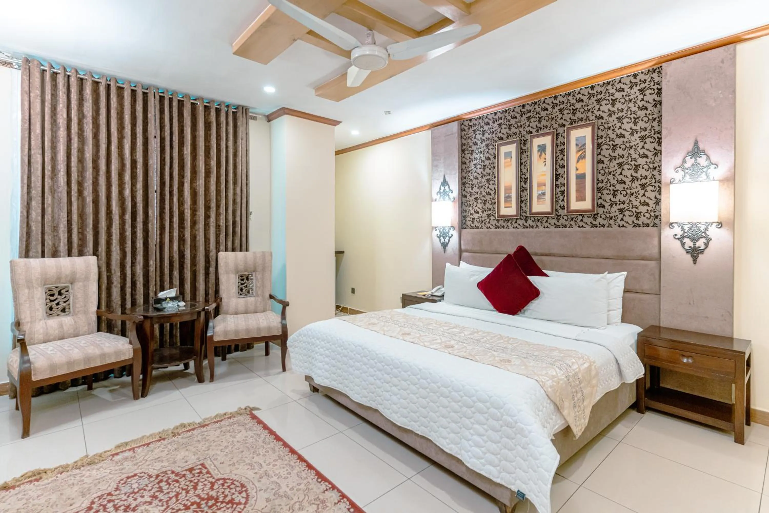 Bed in Shelton's Rezidor Peshawar