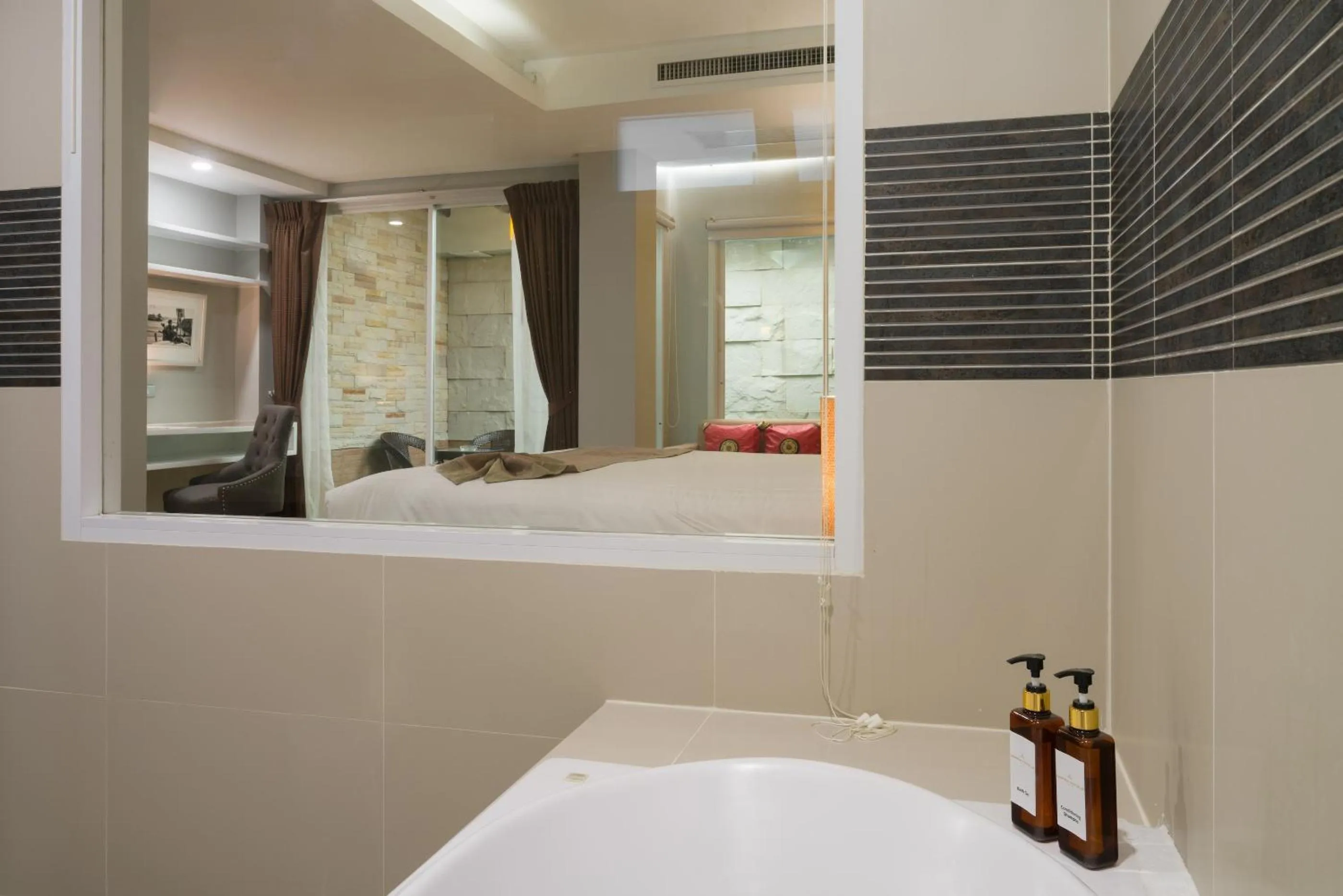 Bed in Aspira Suites Sukhumvit 20