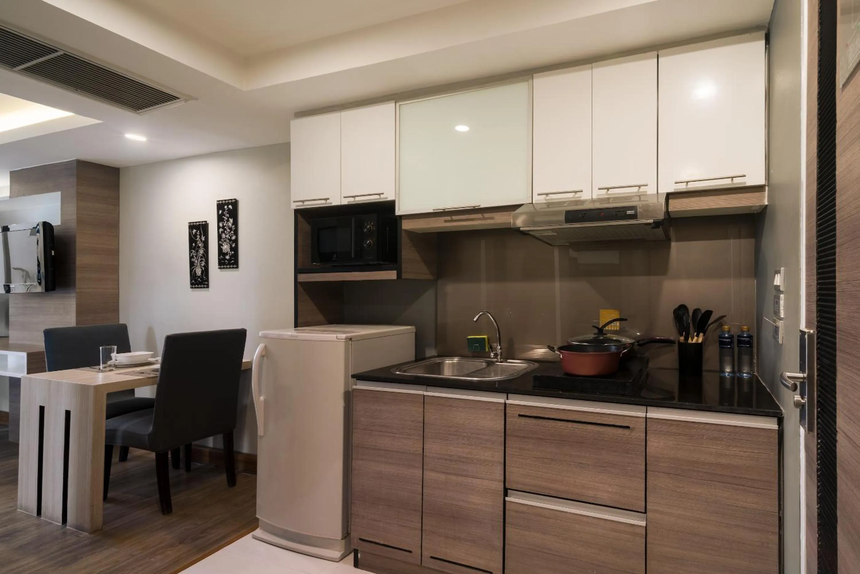 stove in Aspira Suites Sukhumvit 20