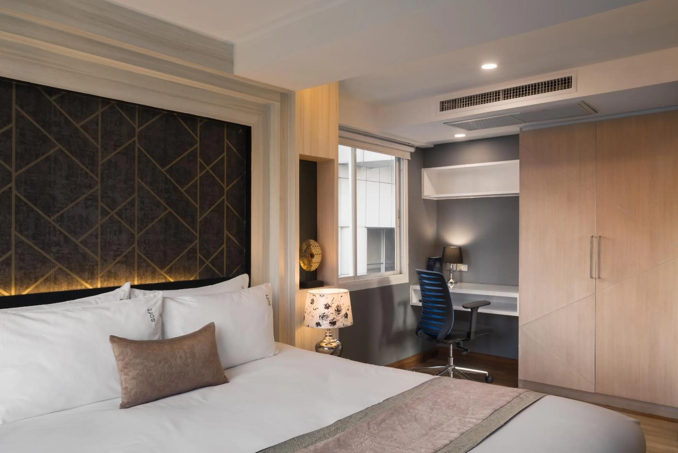 Bed in Aspira Suites Sukhumvit 20
