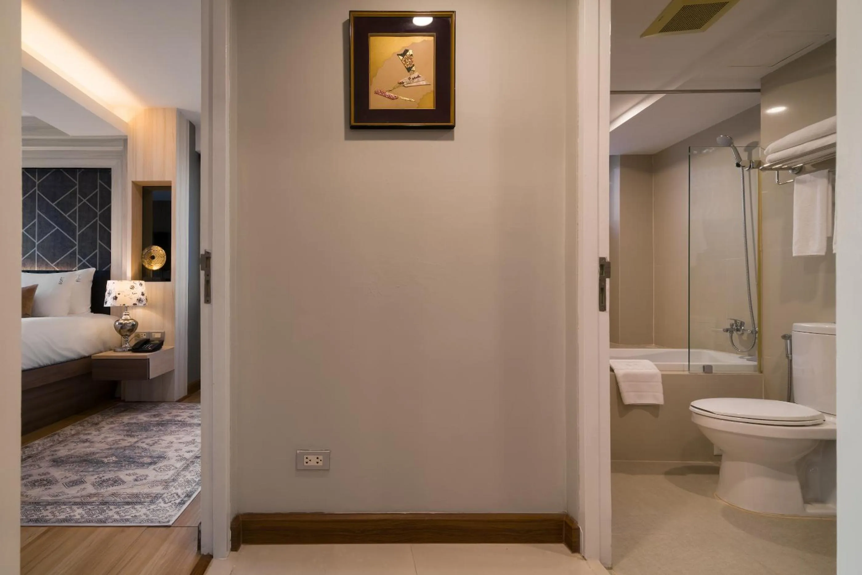 Toilet, Bed in Aspira Suites Sukhumvit 20