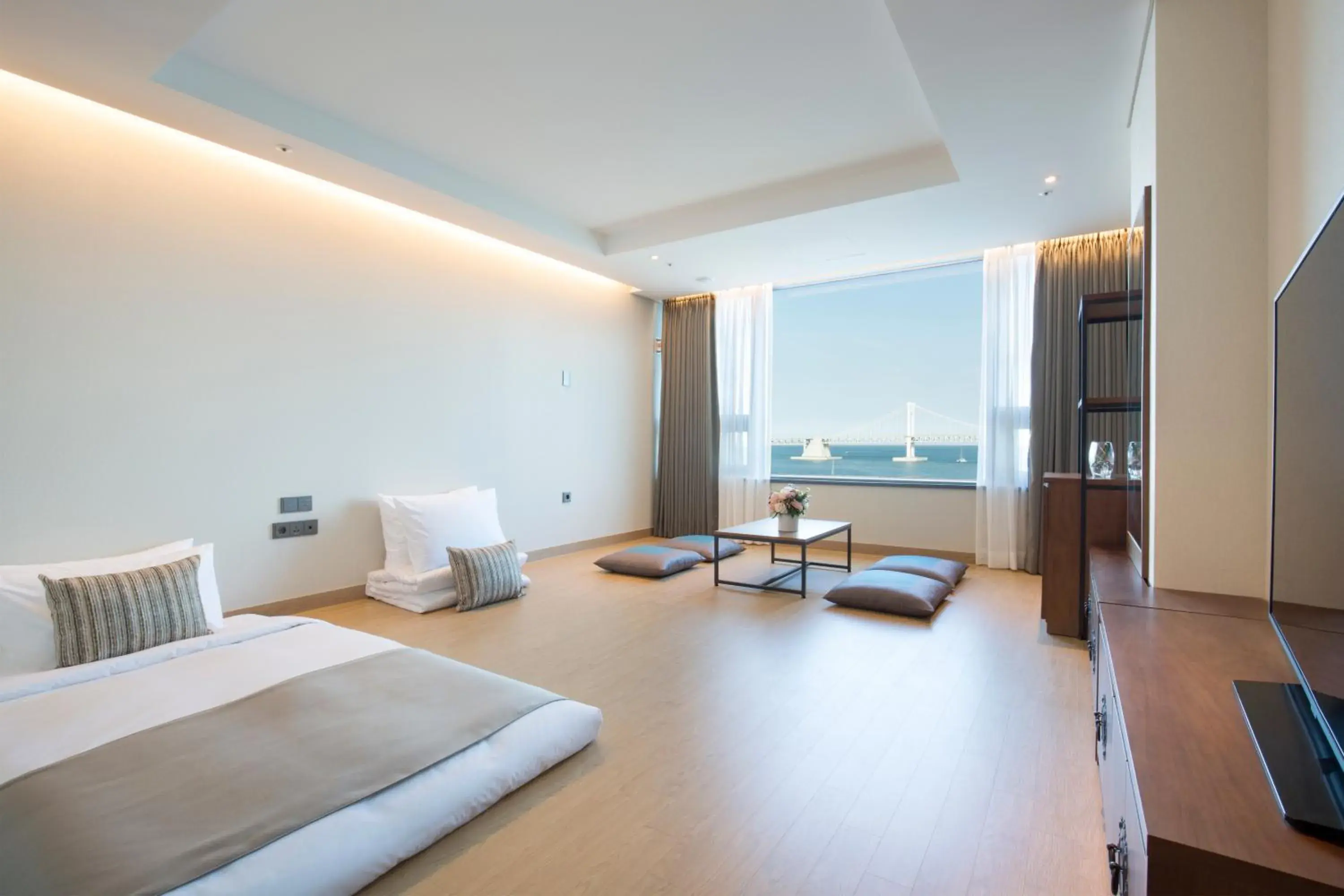 Bed in Hotel Central Bay Bed in Hotel Central Bay