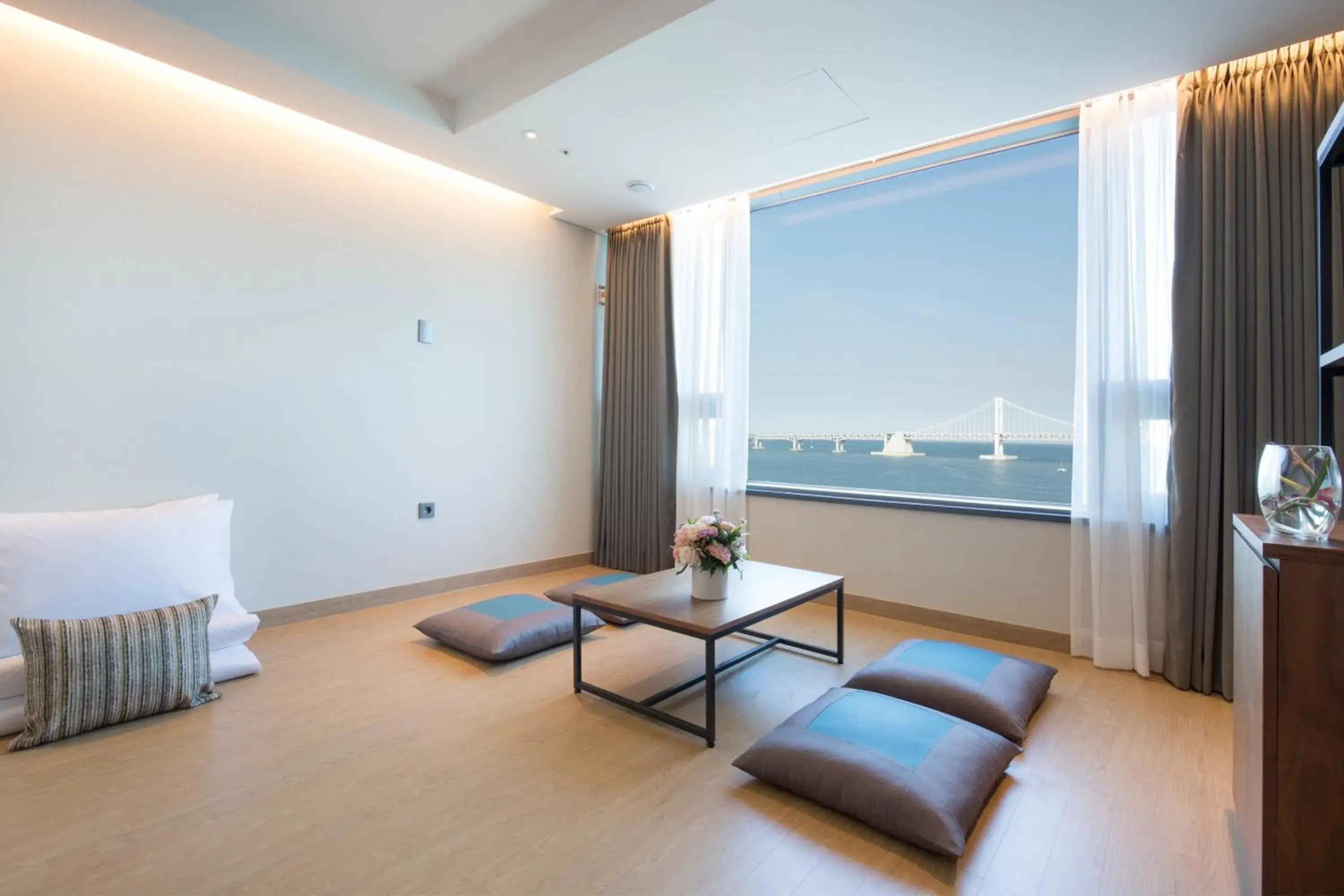 Bed in Hotel Central Bay Bed in Hotel Central Bay