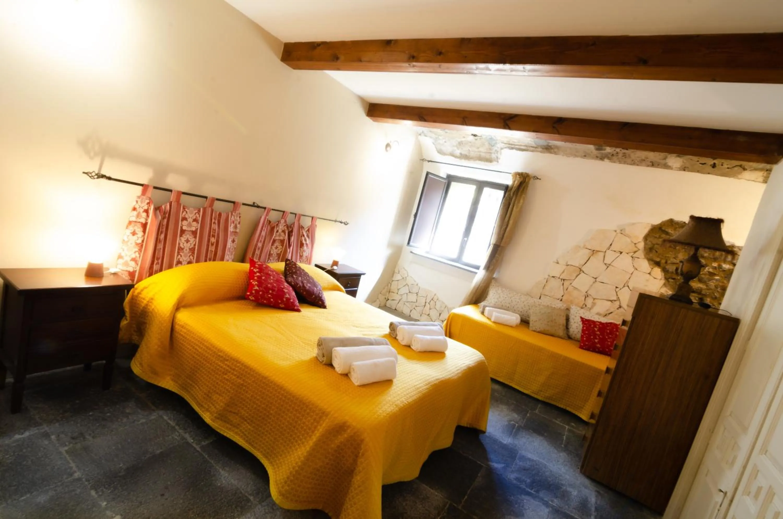 Bed in La Vecchia Torre - Villa panoramica in Collina
